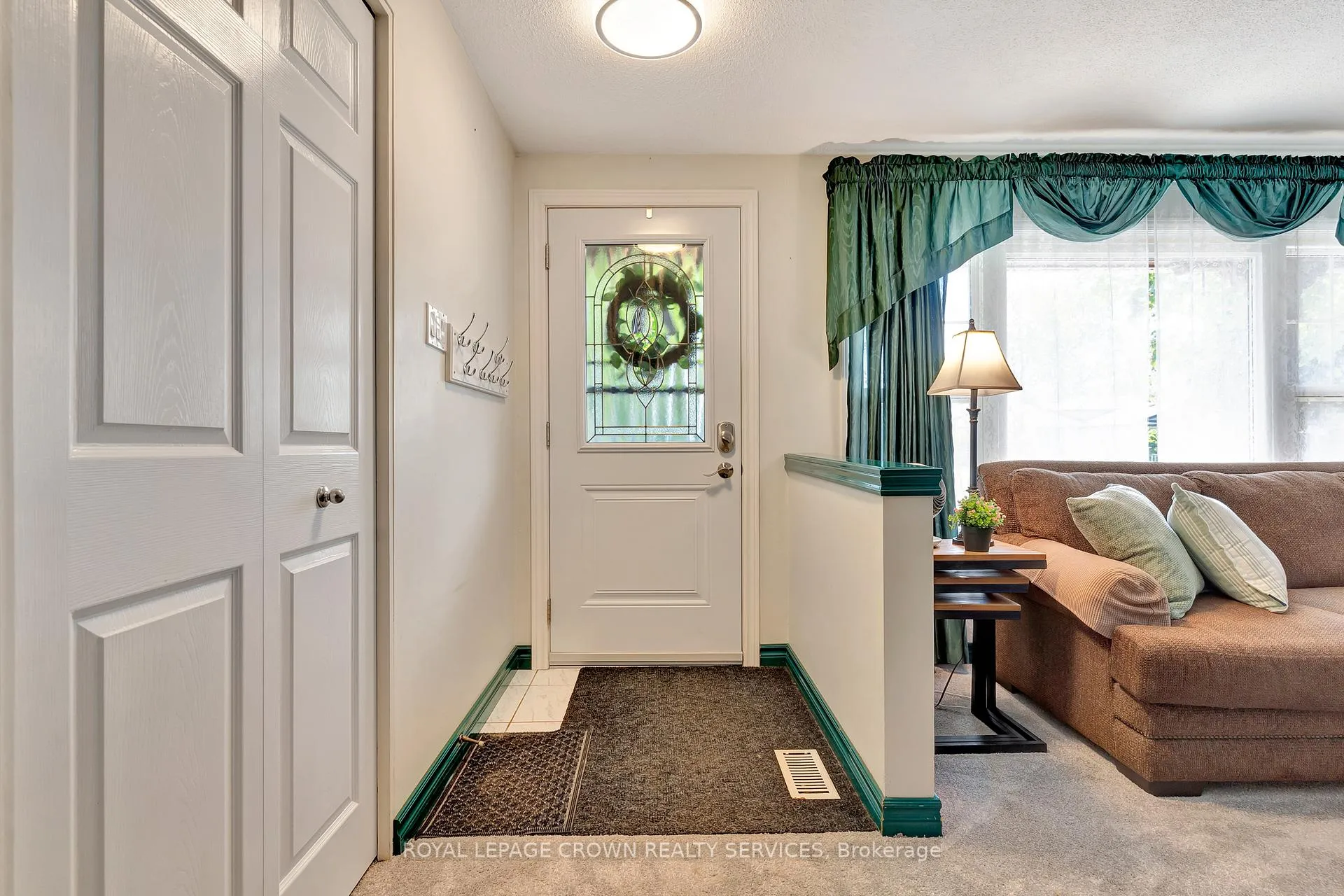 Photo 3 of 98 Belwood Crescent, Kitchener, Vanier - Kitchener — HOMEH