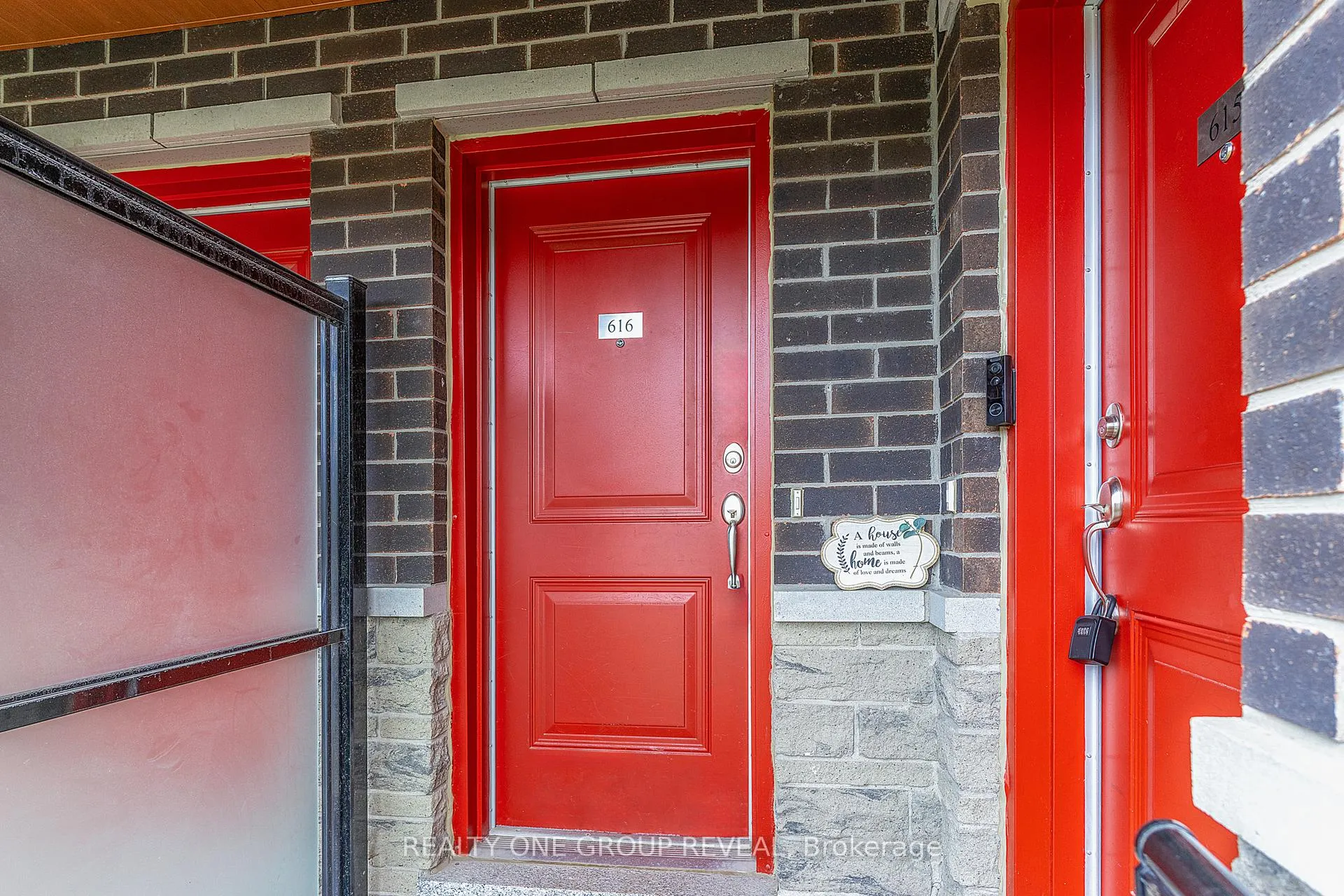 Photo 2 of Unit 72, 616 1034 Reflection Place, Pickering, Rural Pickering — HOMEH
