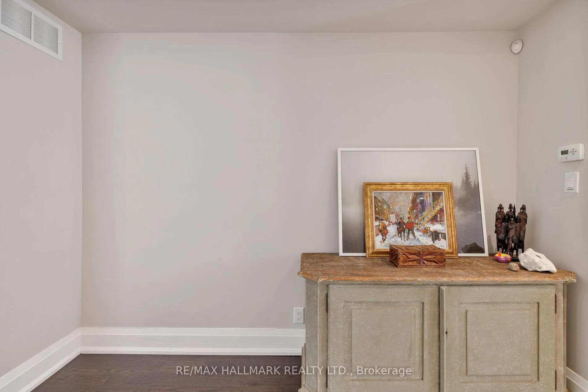 Photo 5 of 194 Erskine Avenue, Toronto, Mount Pleasant East — HOMEH