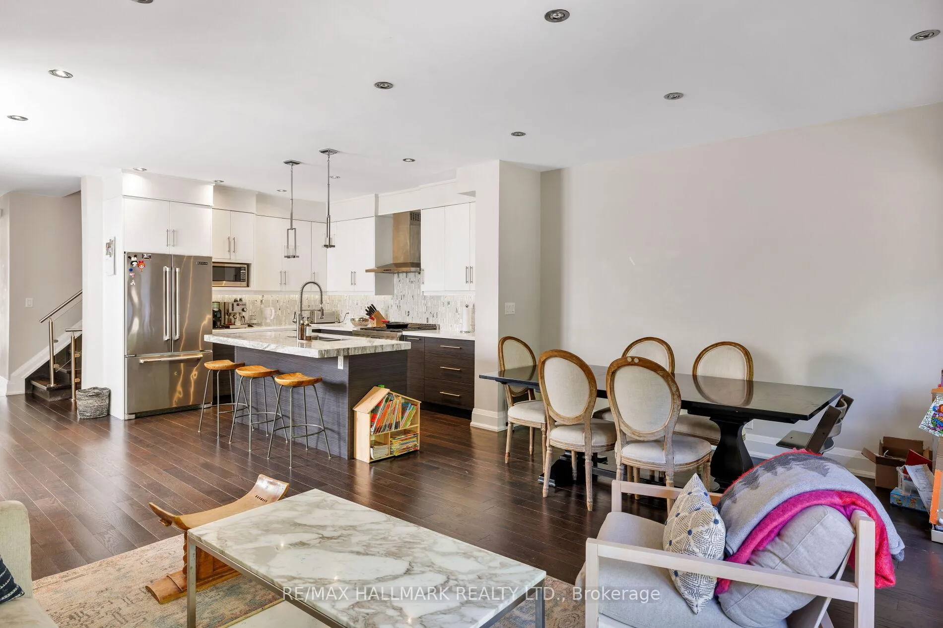 Photo 8 of 194 Erskine Avenue, Toronto, Mount Pleasant East — HOMEH