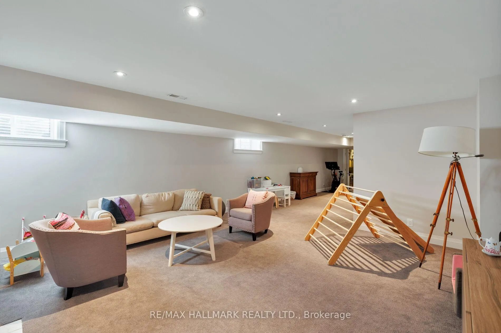 Photo 36 of 194 Erskine Avenue, Toronto, Mount Pleasant East — HOMEH