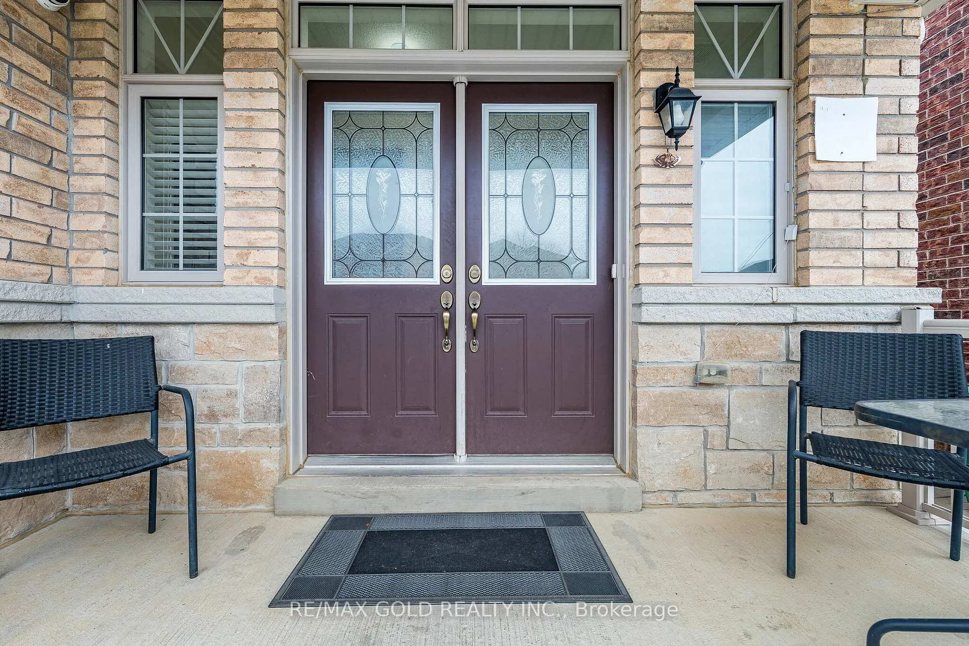 Photo 2 of 14 Lloyd Crescent, Brampton, Northwest Brampton — HOMEH