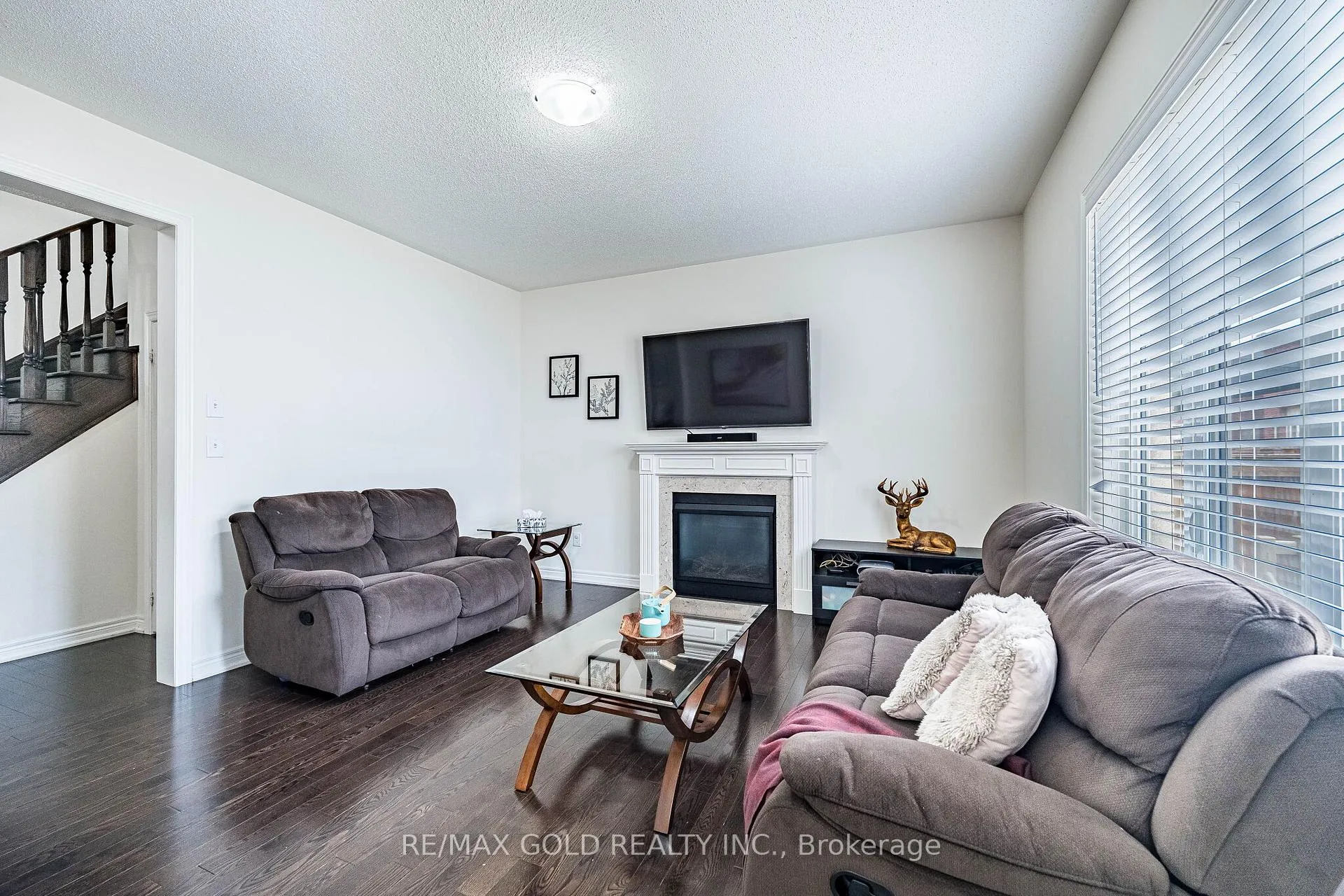 Photo 9 of 14 Lloyd Crescent, Brampton, Northwest Brampton — HOMEH