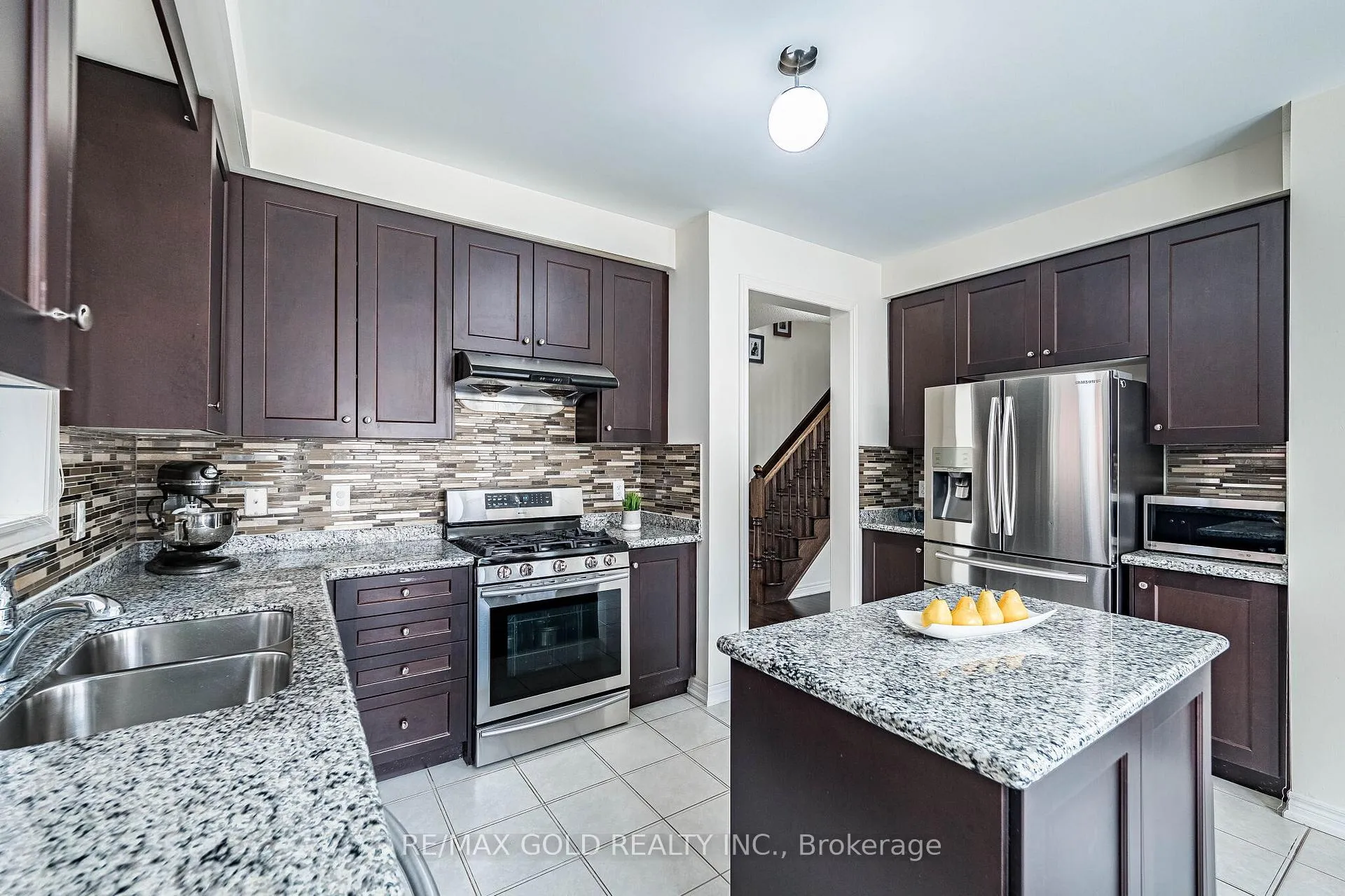 Photo 14 of 14 Lloyd Crescent, Brampton, Northwest Brampton — HOMEH