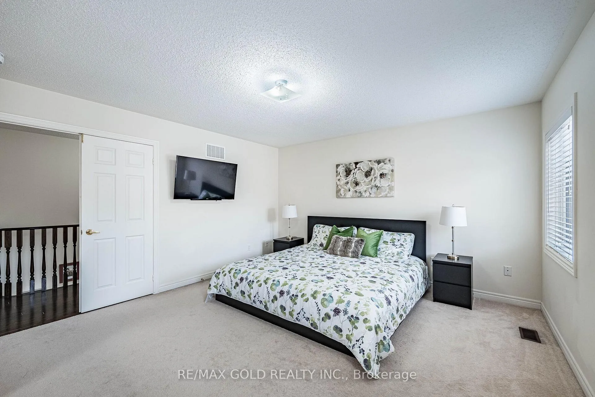 Photo 23 of 14 Lloyd Crescent, Brampton, Northwest Brampton — HOMEH