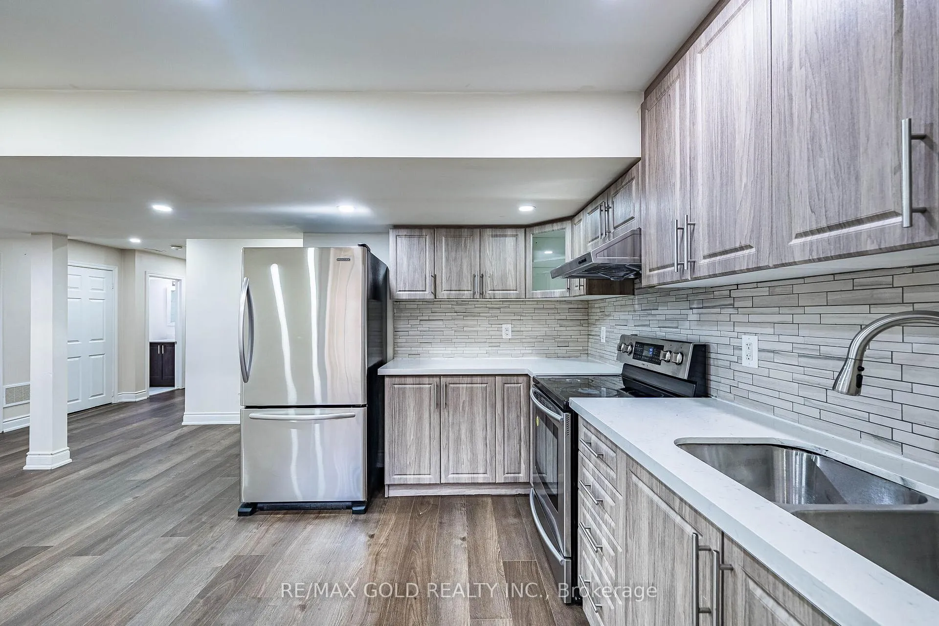 Photo 34 of 14 Lloyd Crescent, Brampton, Northwest Brampton — HOMEH