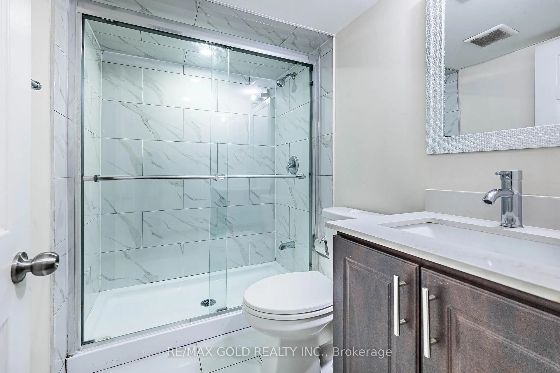 Photo 37 of 14 Lloyd Crescent, Brampton, Northwest Brampton — HOMEH