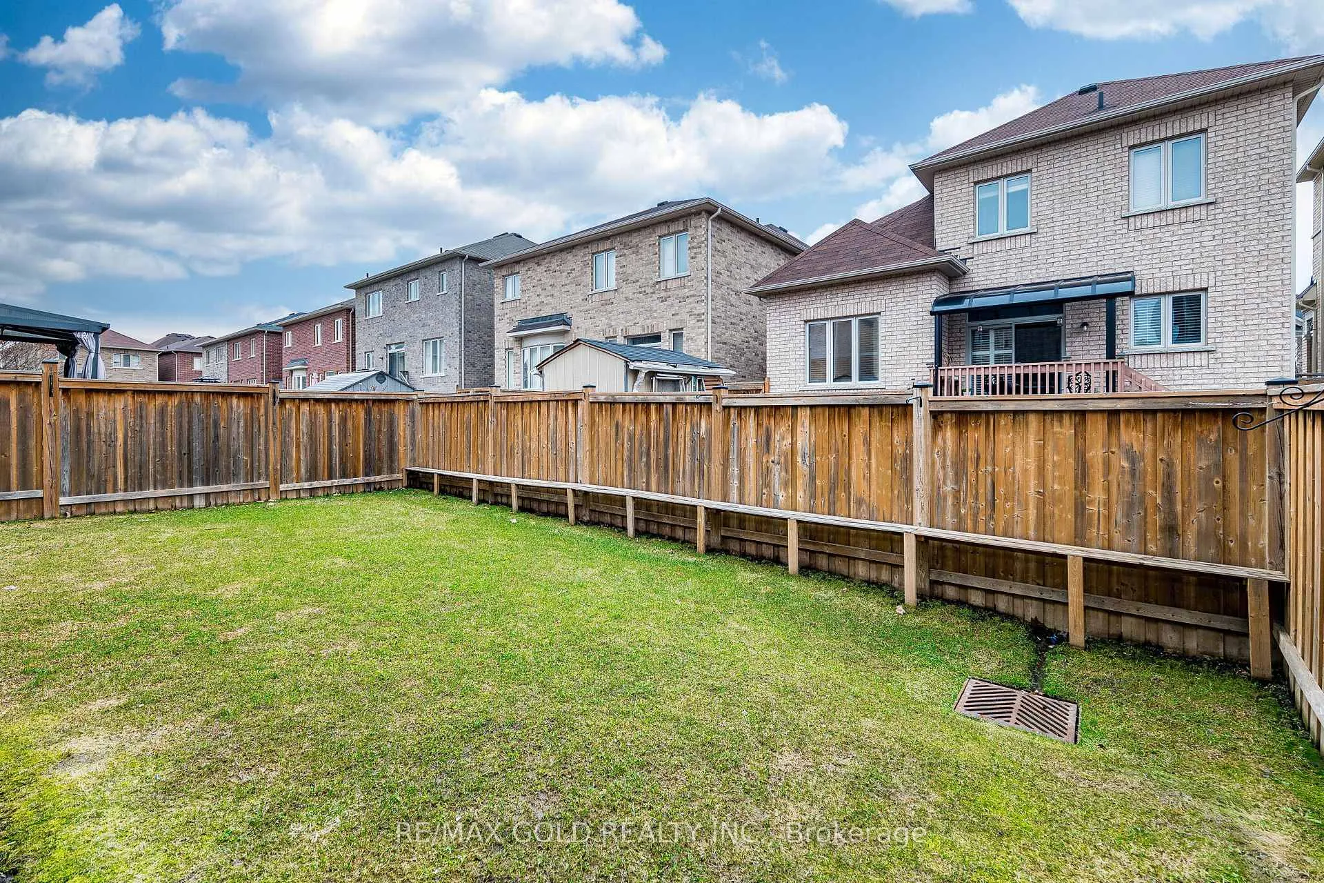 Photo 38 of 14 Lloyd Crescent, Brampton, Northwest Brampton — HOMEH