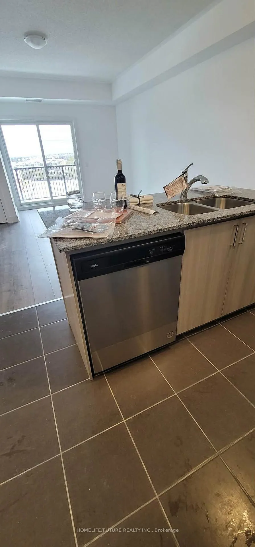 Photo 7 of Unit 306, 4 Spice Way, Barrie, Rural Barrie Southeast — HOMEH