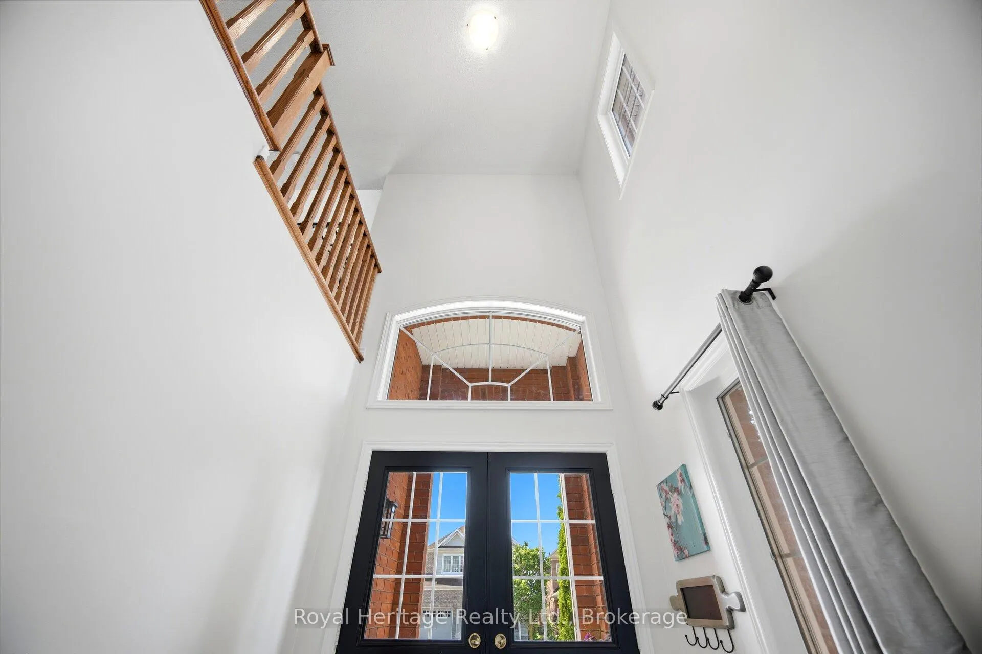 Photo 3 of 824 Fetchison Drive, Oshawa, Taunton — HOMEH