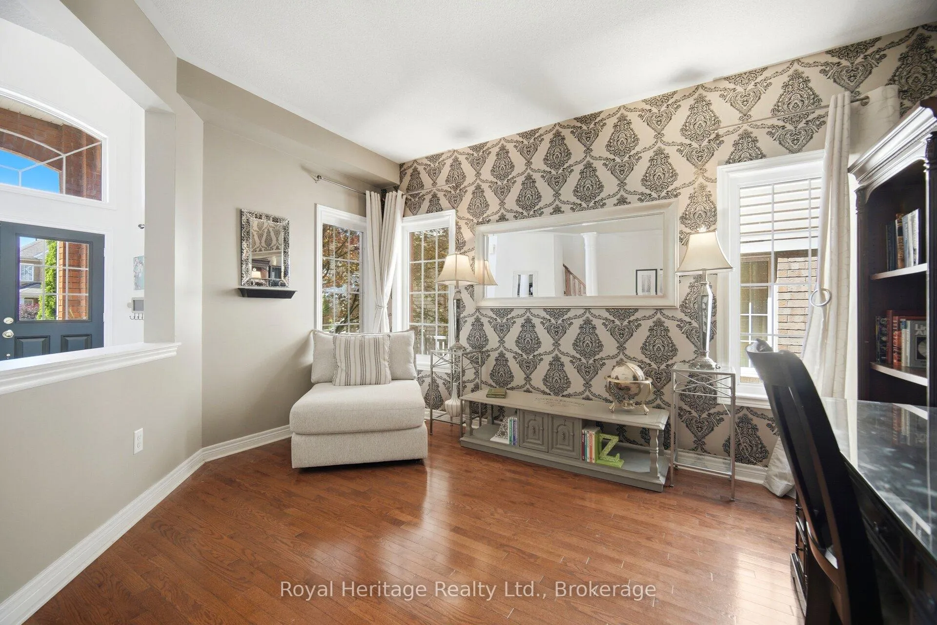 Photo 4 of 824 Fetchison Drive, Oshawa, Taunton — HOMEH