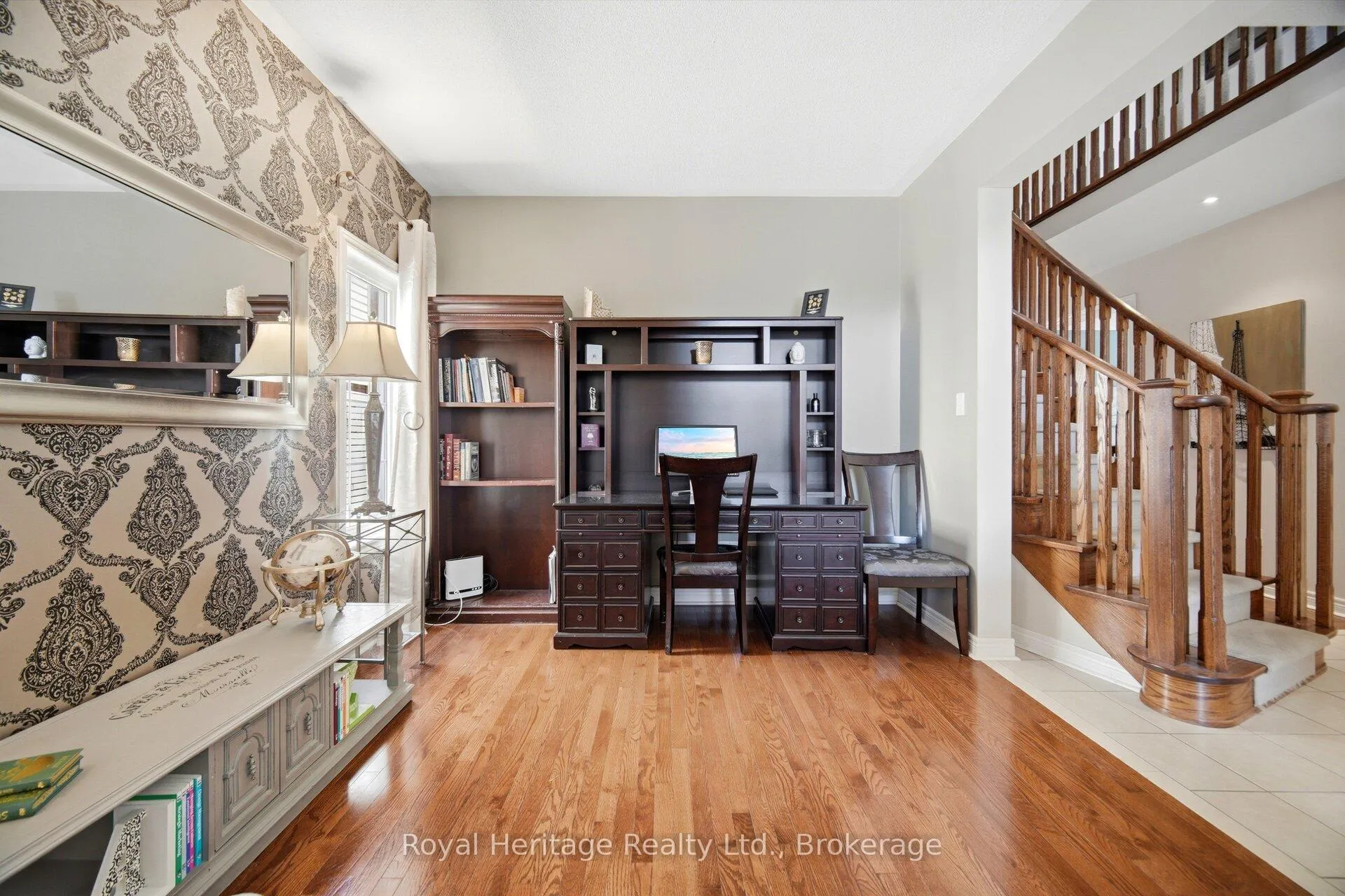 Photo 5 of 824 Fetchison Drive, Oshawa, Taunton — HOMEH