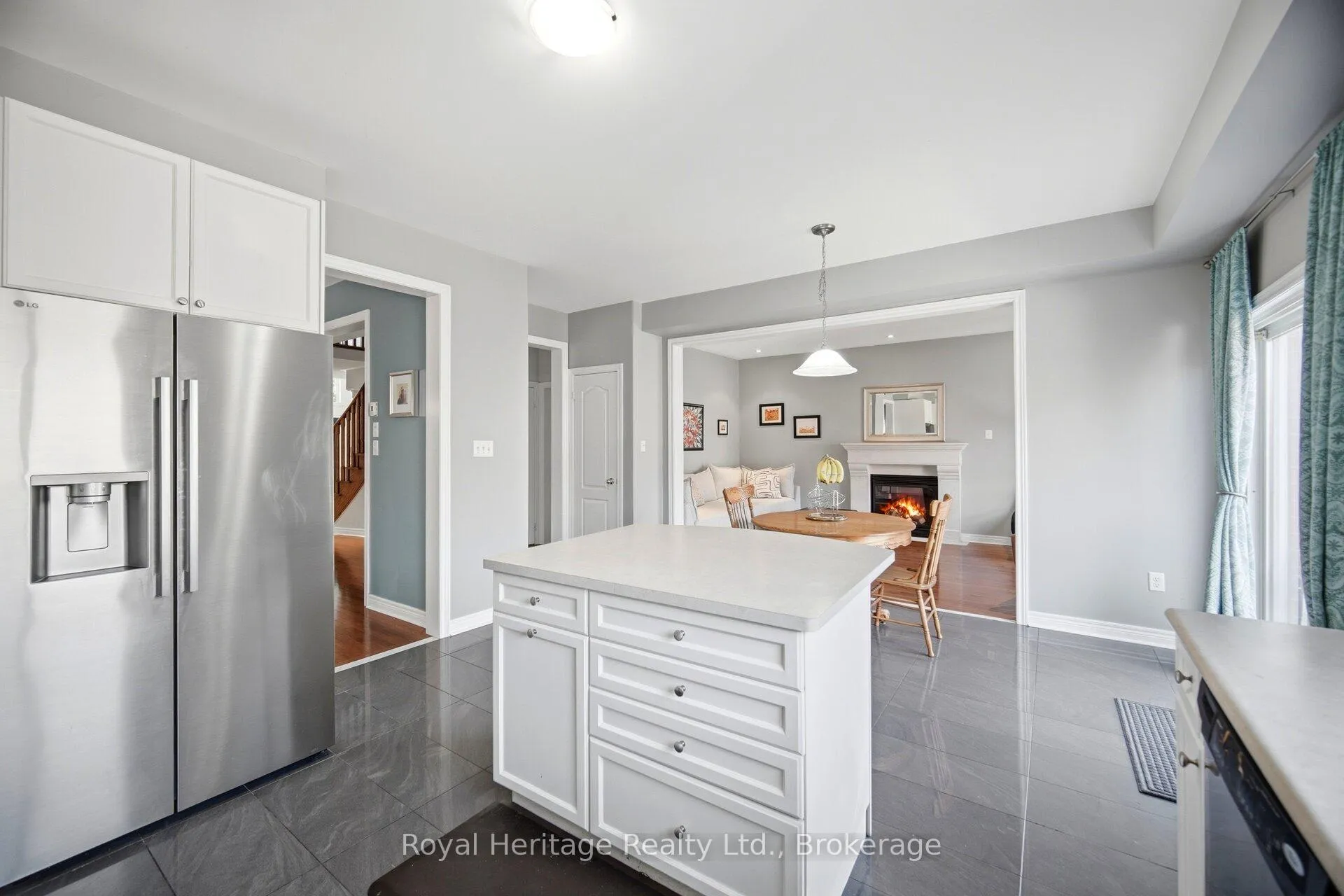 Photo 11 of 824 Fetchison Drive, Oshawa, Taunton — HOMEH