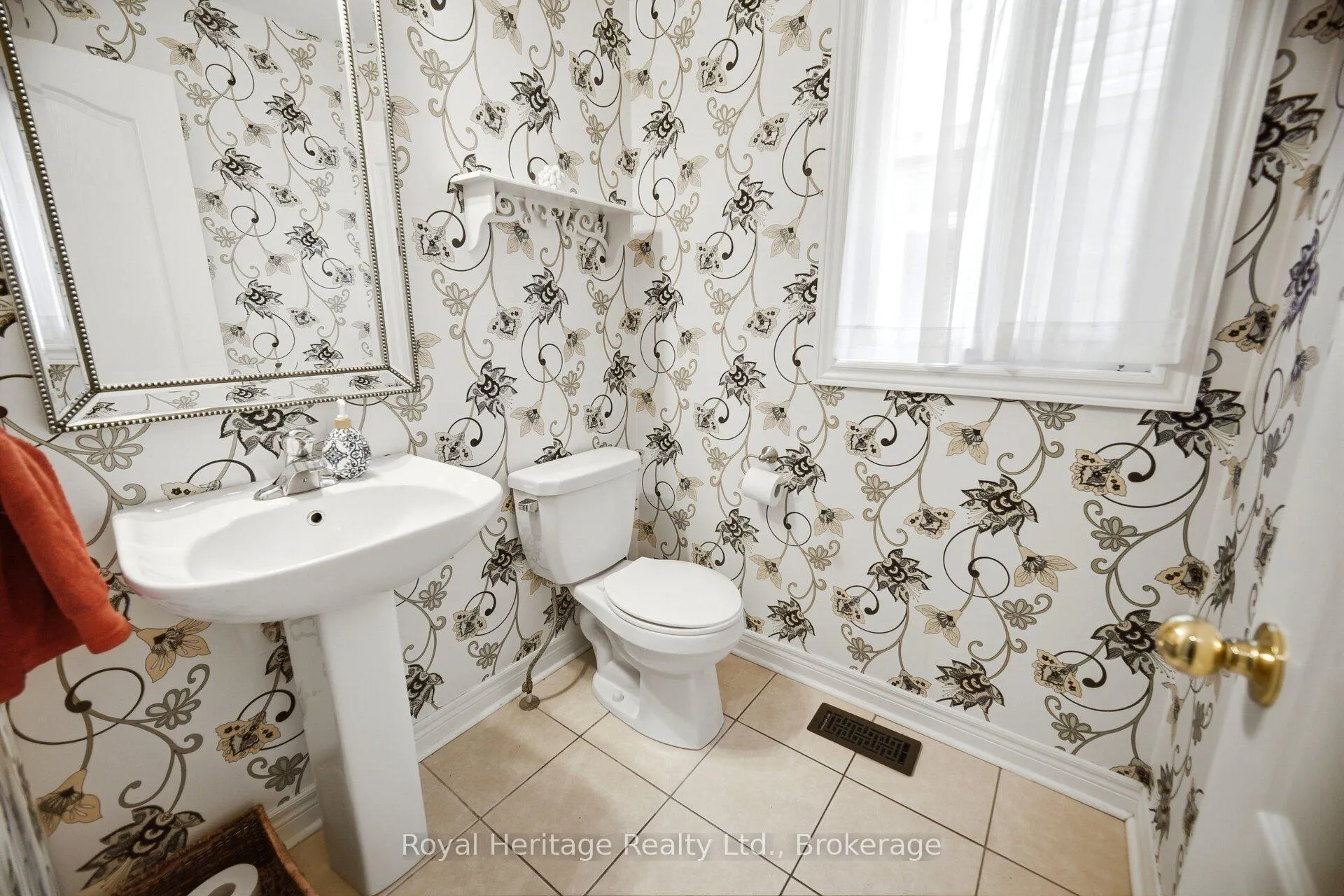 Photo 16 of 824 Fetchison Drive, Oshawa, Taunton — HOMEH
