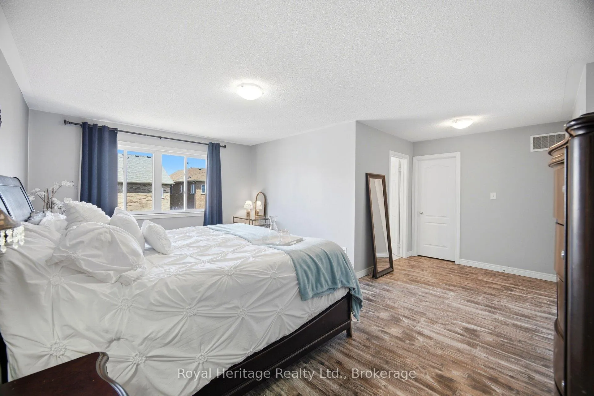 Photo 23 of 824 Fetchison Drive, Oshawa, Taunton — HOMEH