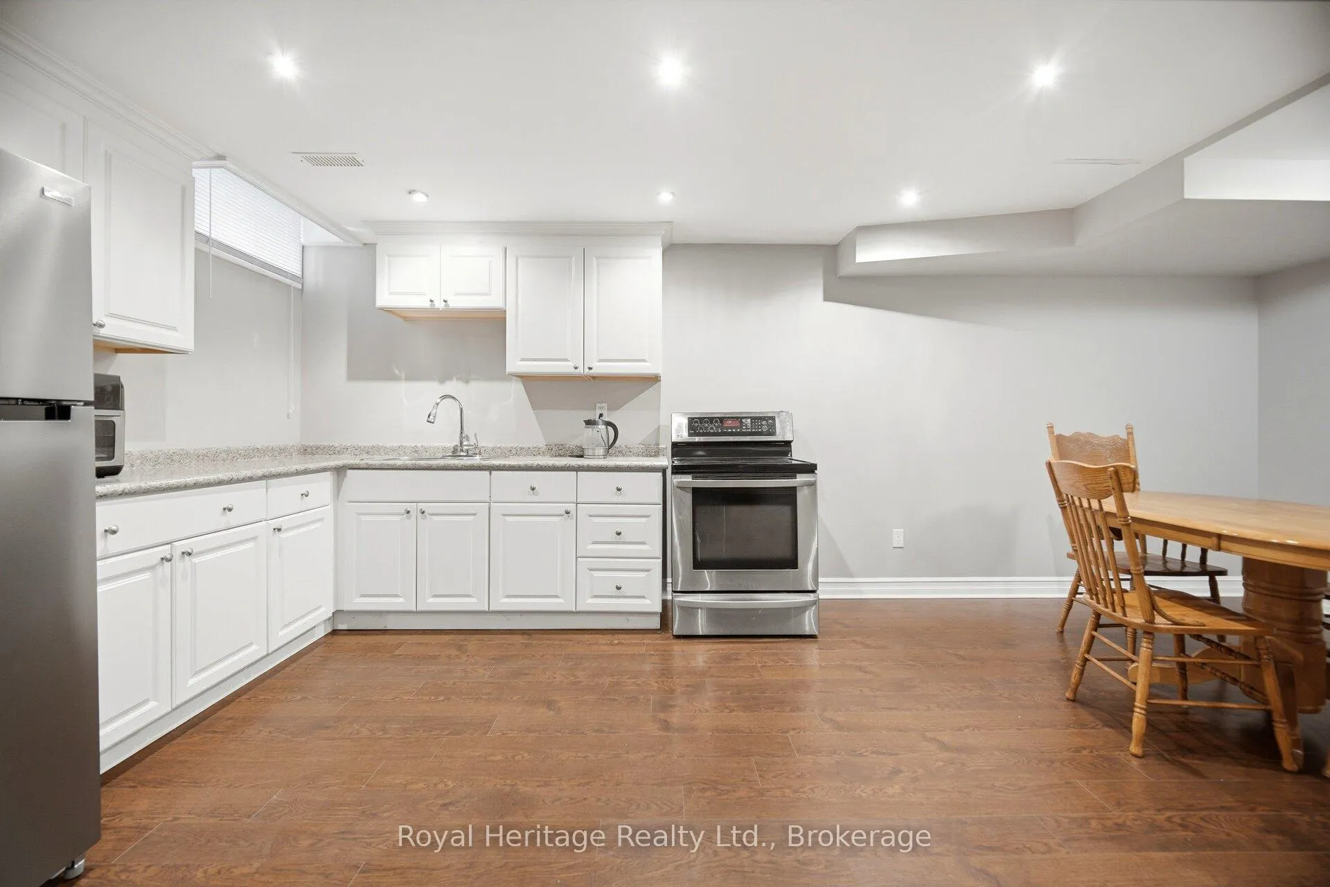 Photo 35 of 824 Fetchison Drive, Oshawa, Taunton — HOMEH