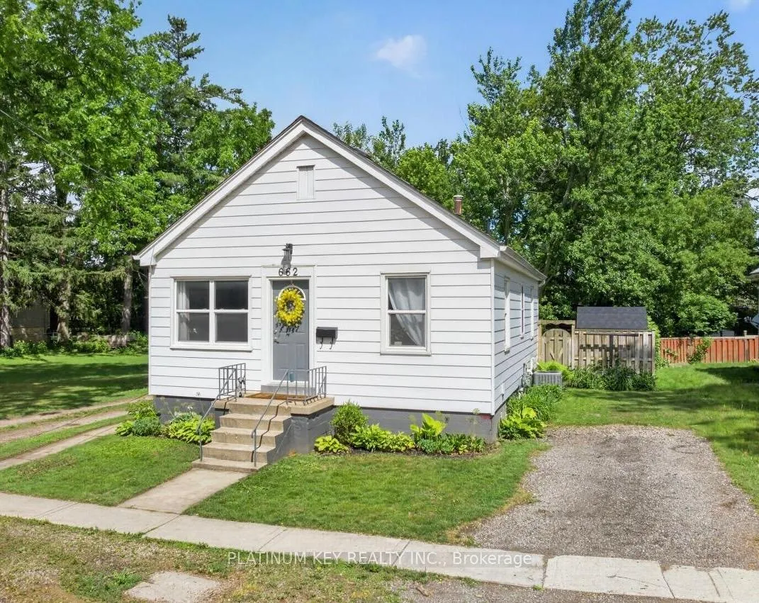 Photo 1 of 662 King Street, Strathroy-Caradoc, Mount Brydges — HOMEH