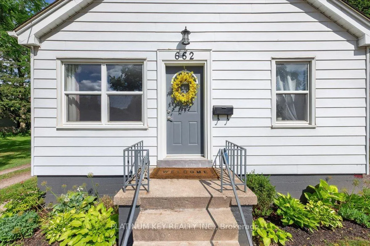 Photo 3 of 662 King Street, Strathroy-Caradoc, Mount Brydges — HOMEH