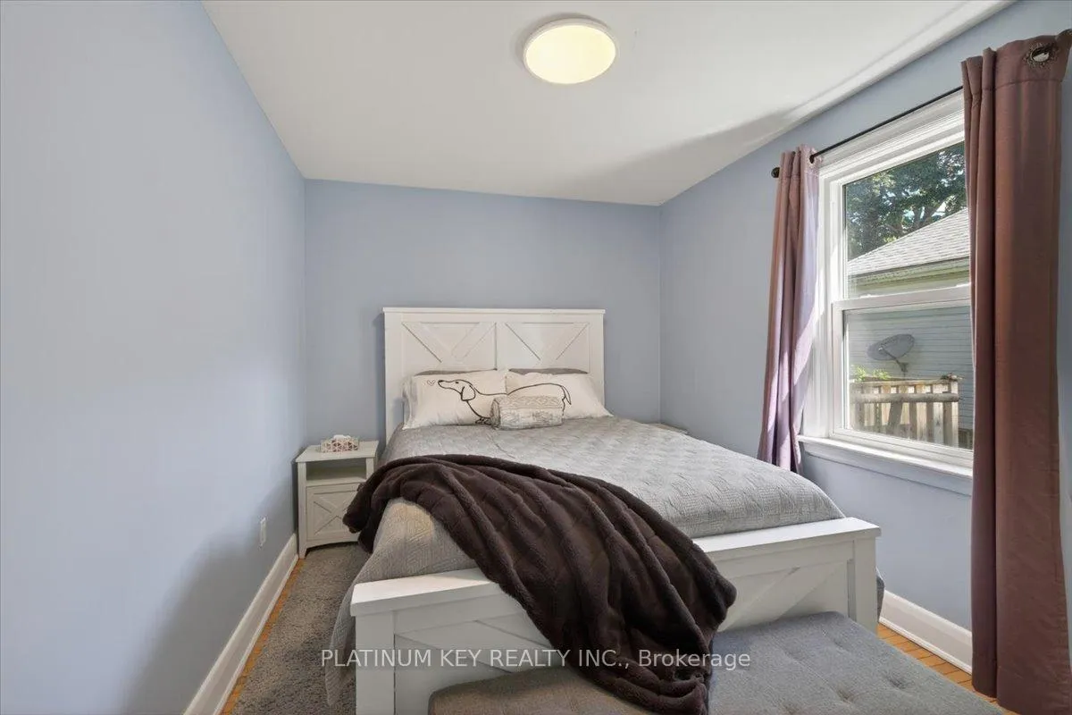 Photo 13 of 662 King Street, Strathroy-Caradoc, Mount Brydges — HOMEH