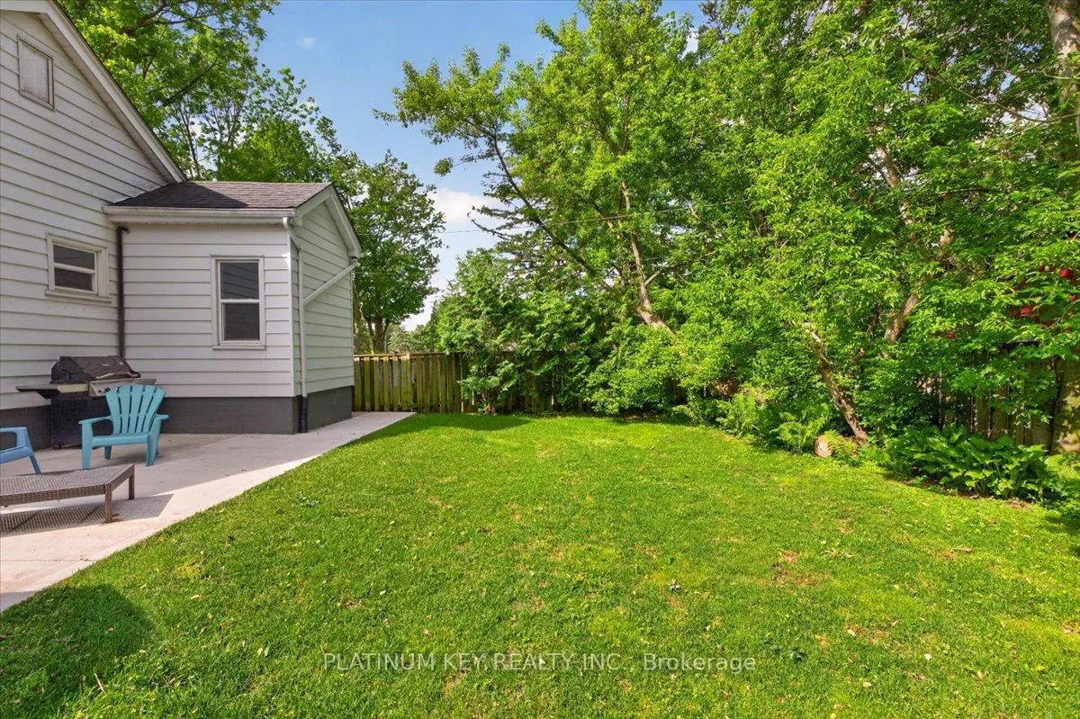 Photo 21 of 662 King Street, Strathroy-Caradoc, Mount Brydges — HOMEH