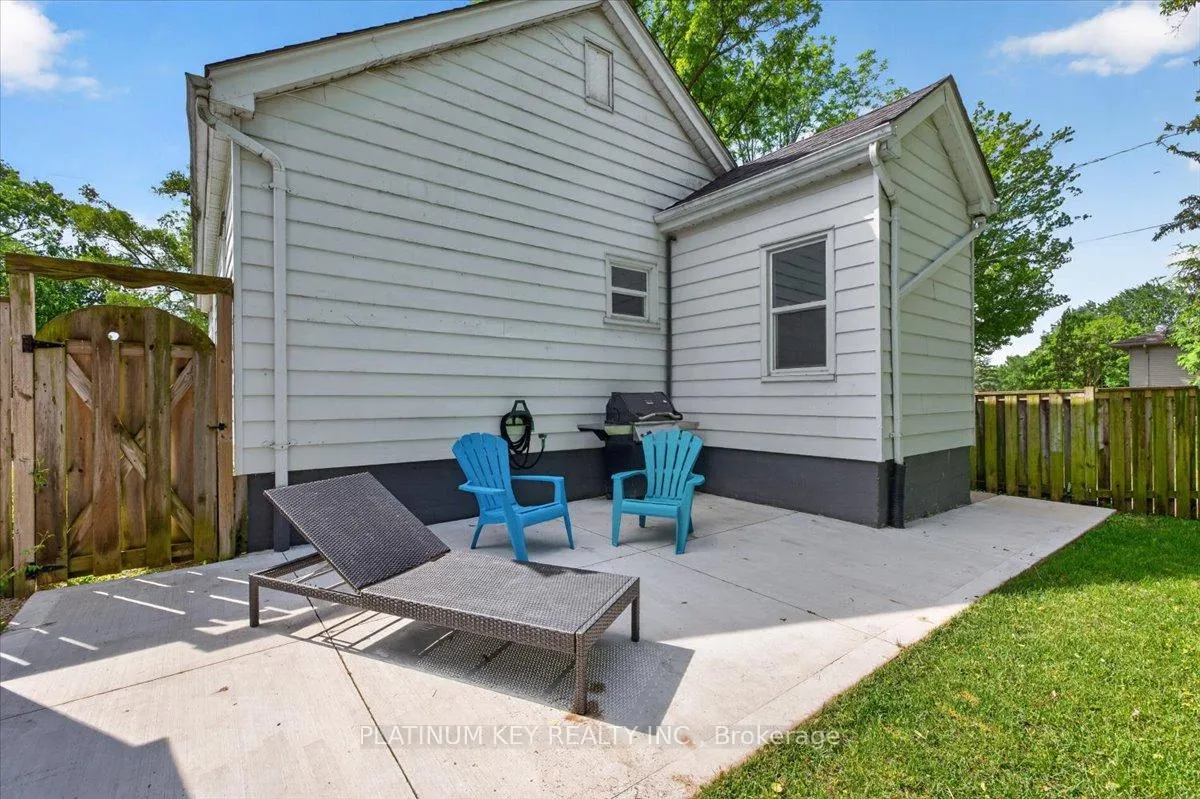 Photo 23 of 662 King Street, Strathroy-Caradoc, Mount Brydges — HOMEH