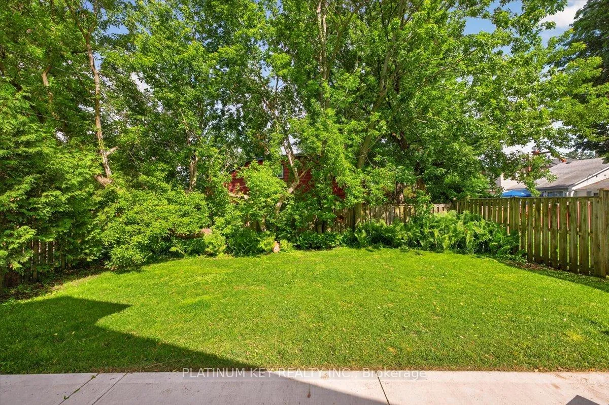 Photo 24 of 662 King Street, Strathroy-Caradoc, Mount Brydges — HOMEH
