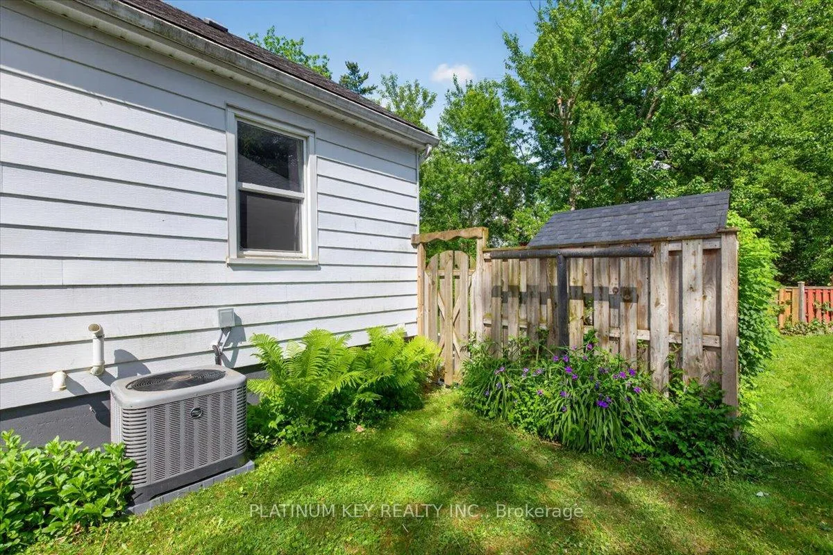 Photo 25 of 662 King Street, Strathroy-Caradoc, Mount Brydges — HOMEH
