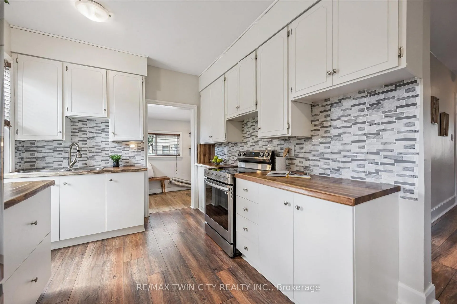 Photo 12 of 8 Cross Street, Brant, Paris — HOMEH
