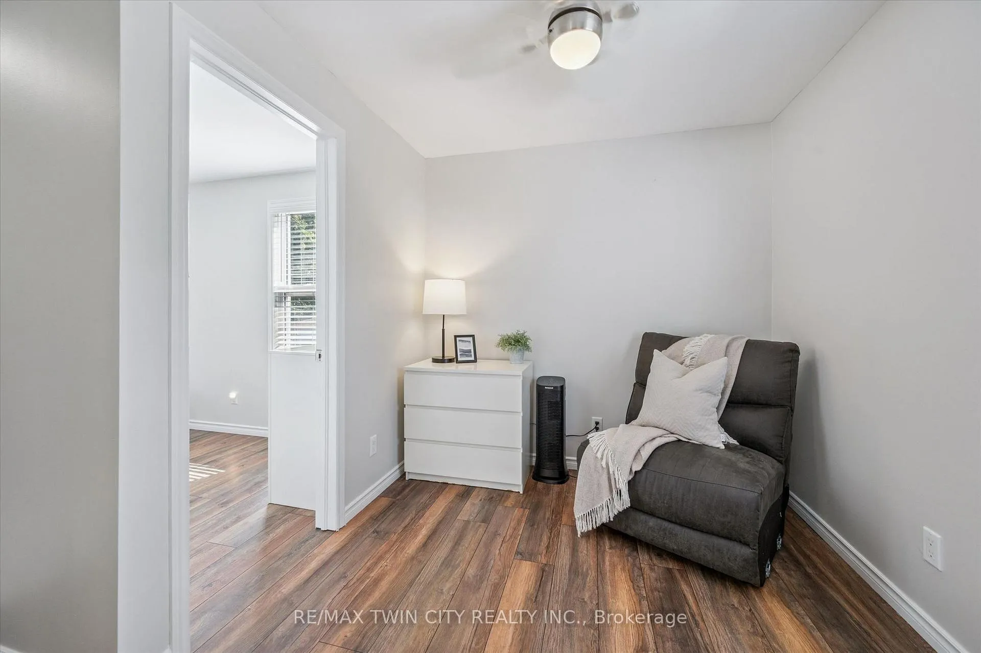 Photo 18 of 8 Cross Street, Brant, Paris — HOMEH