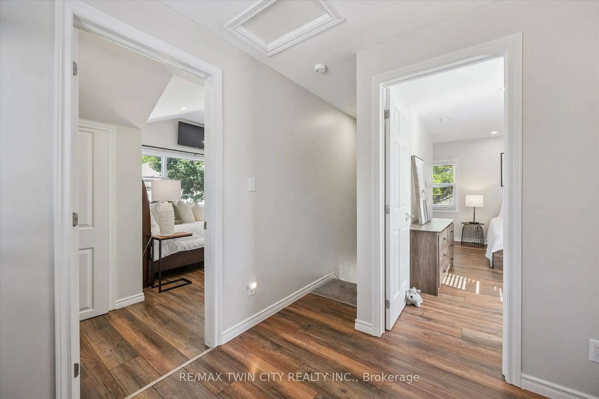 Photo 19 of 8 Cross Street, Brant, Paris — HOMEH