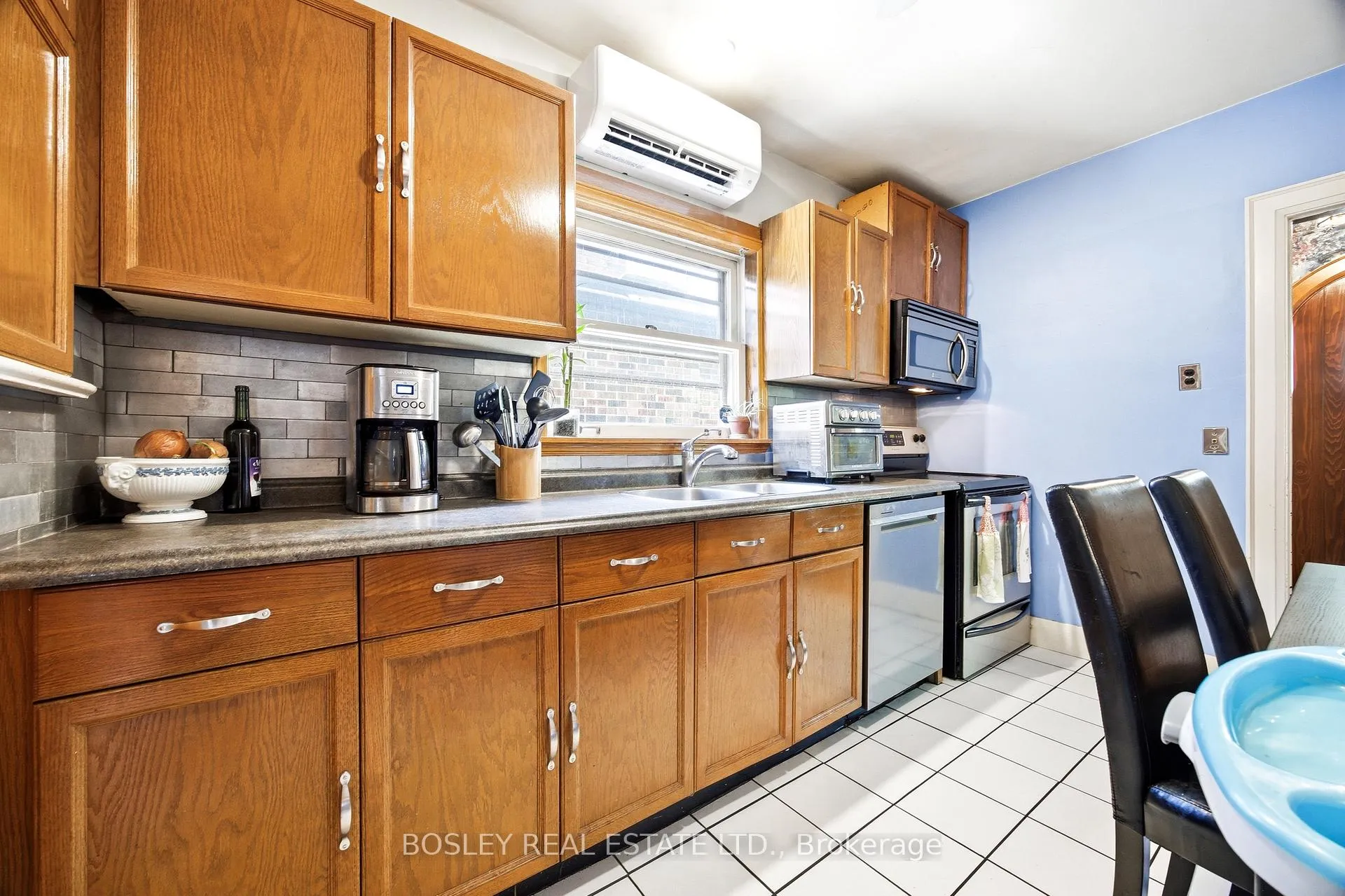 Photo 12 of 71 Delemere Avenue, Toronto, Rockcliffe-Smythe — HOMEH