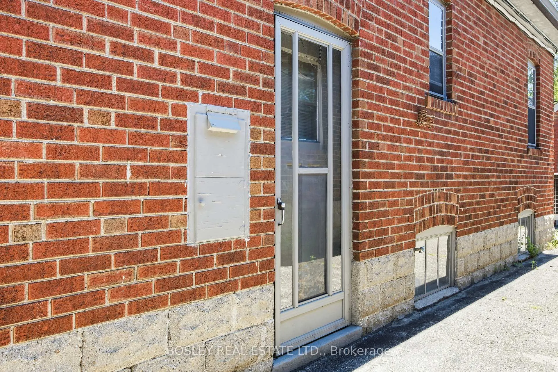 Photo 47 of 71 Delemere Avenue, Toronto, Rockcliffe-Smythe — HOMEH
