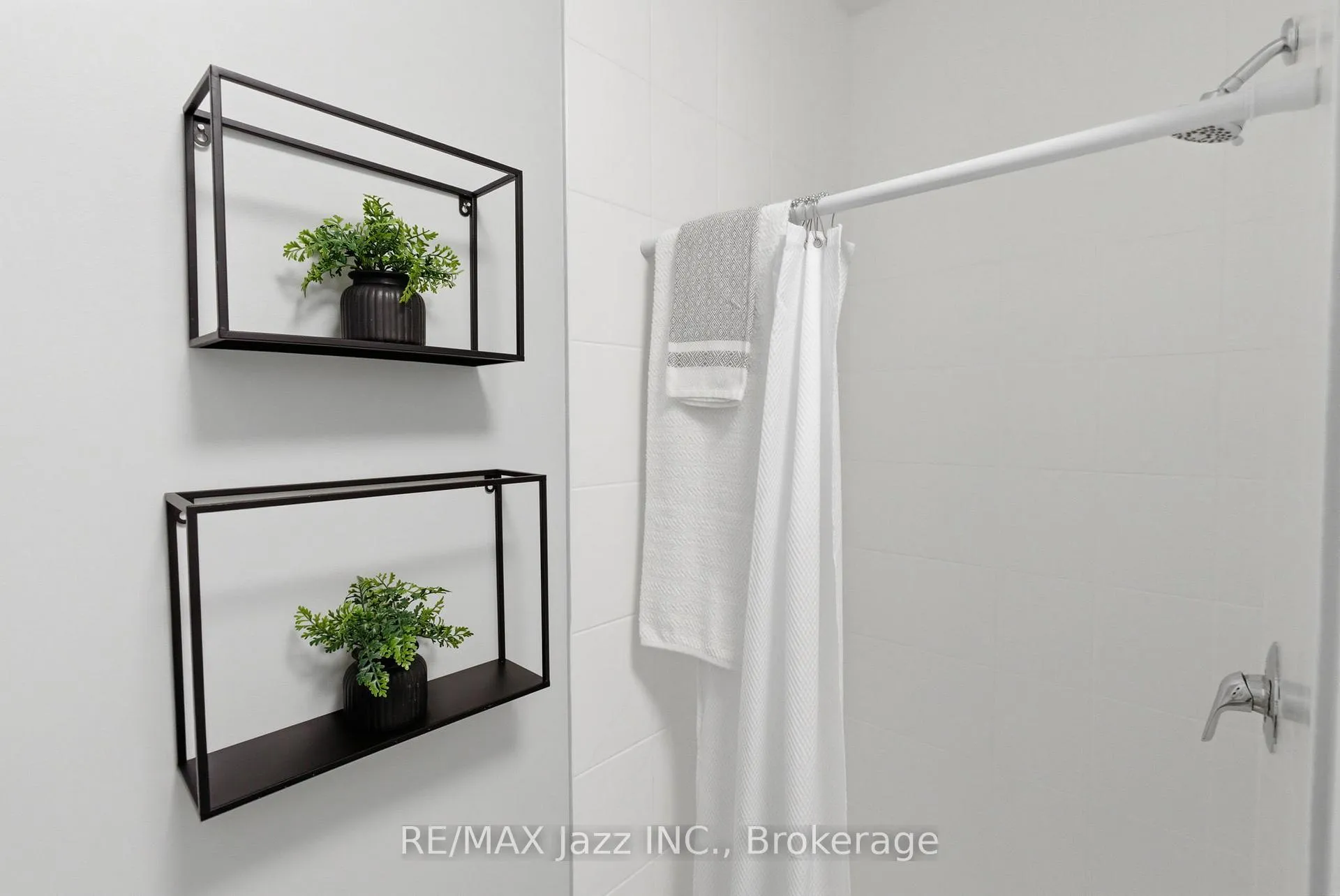 Photo 7 of Unit 102, 44 Bond Street W, Oshawa, O'Neill — HOMEH