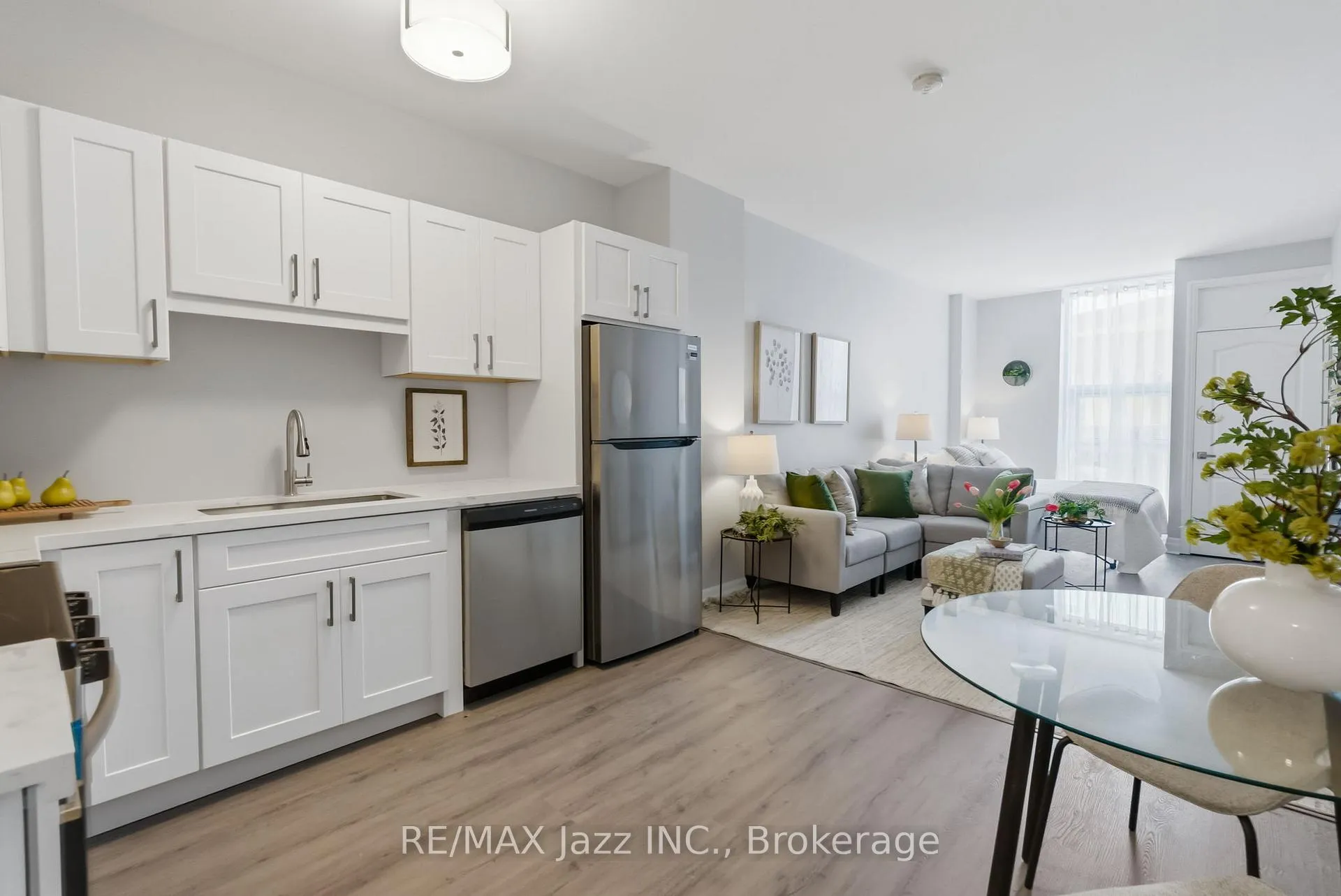 Photo 11 of Unit 102, 44 Bond Street W, Oshawa, O'Neill — HOMEH