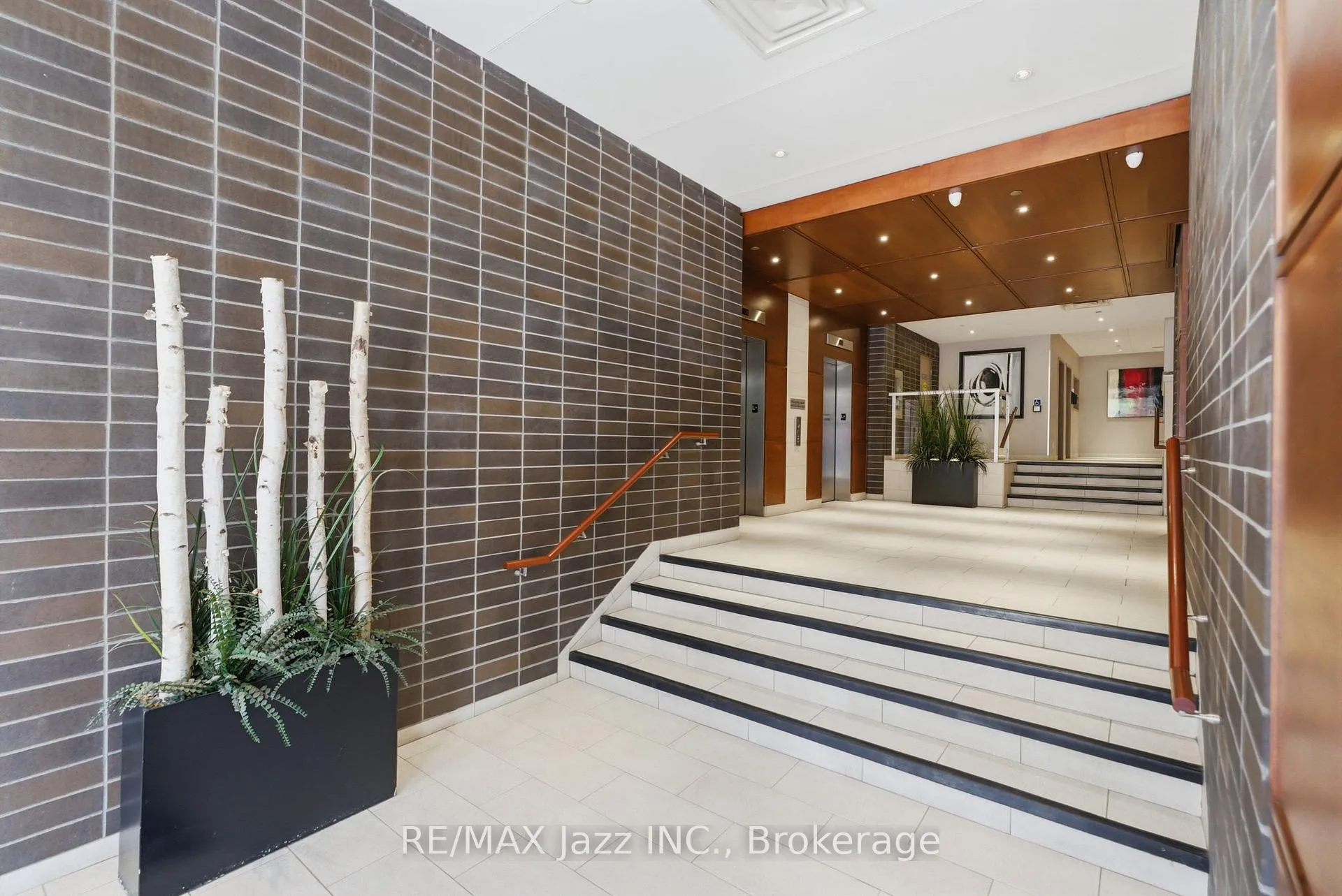 Photo 32 of Unit 102, 44 Bond Street W, Oshawa, O'Neill — HOMEH