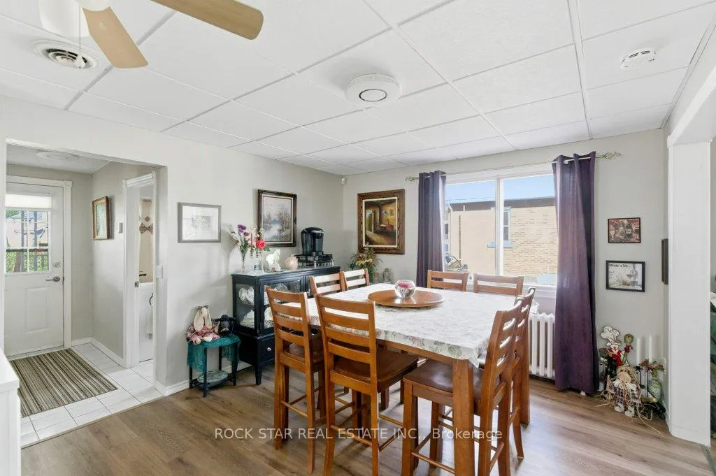 Photo 3 of 111 McAlpine Avenue S, Welland, Lincoln/Crowland — HOMEH