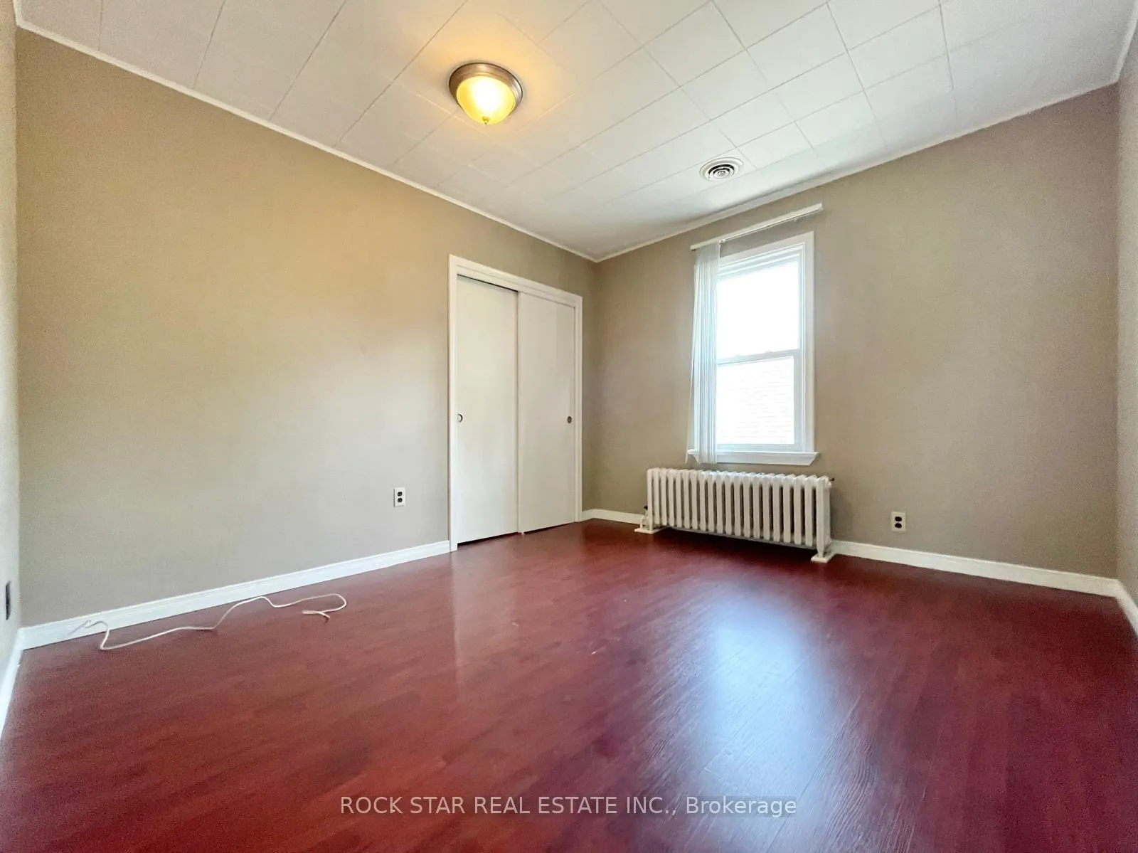Photo 24 of 111 McAlpine Avenue S, Welland, Lincoln/Crowland — HOMEH