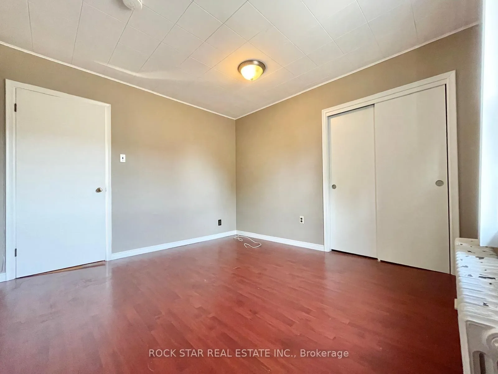 Photo 25 of 111 McAlpine Avenue S, Welland, Lincoln/Crowland — HOMEH