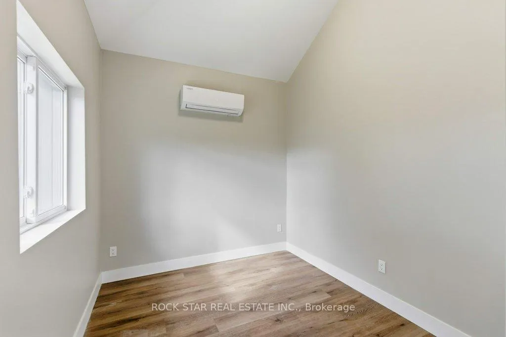 Photo 37 of 111 McAlpine Avenue S, Welland, Lincoln/Crowland — HOMEH