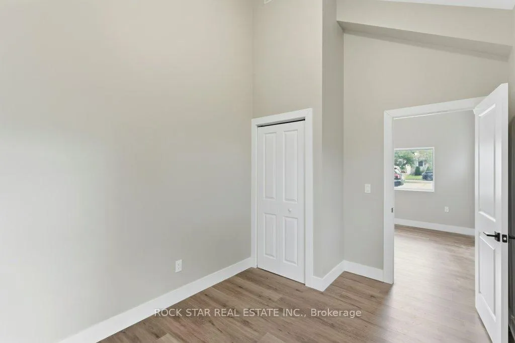 Photo 38 of 111 McAlpine Avenue S, Welland, Lincoln/Crowland — HOMEH