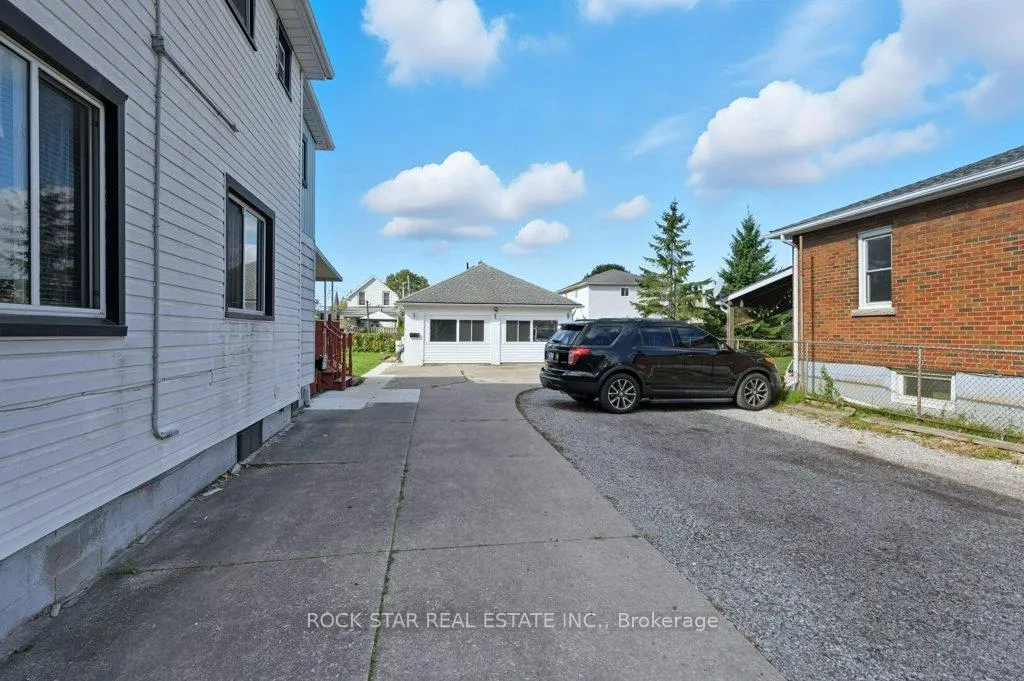 Photo 39 of 111 McAlpine Avenue S, Welland, Lincoln/Crowland — HOMEH