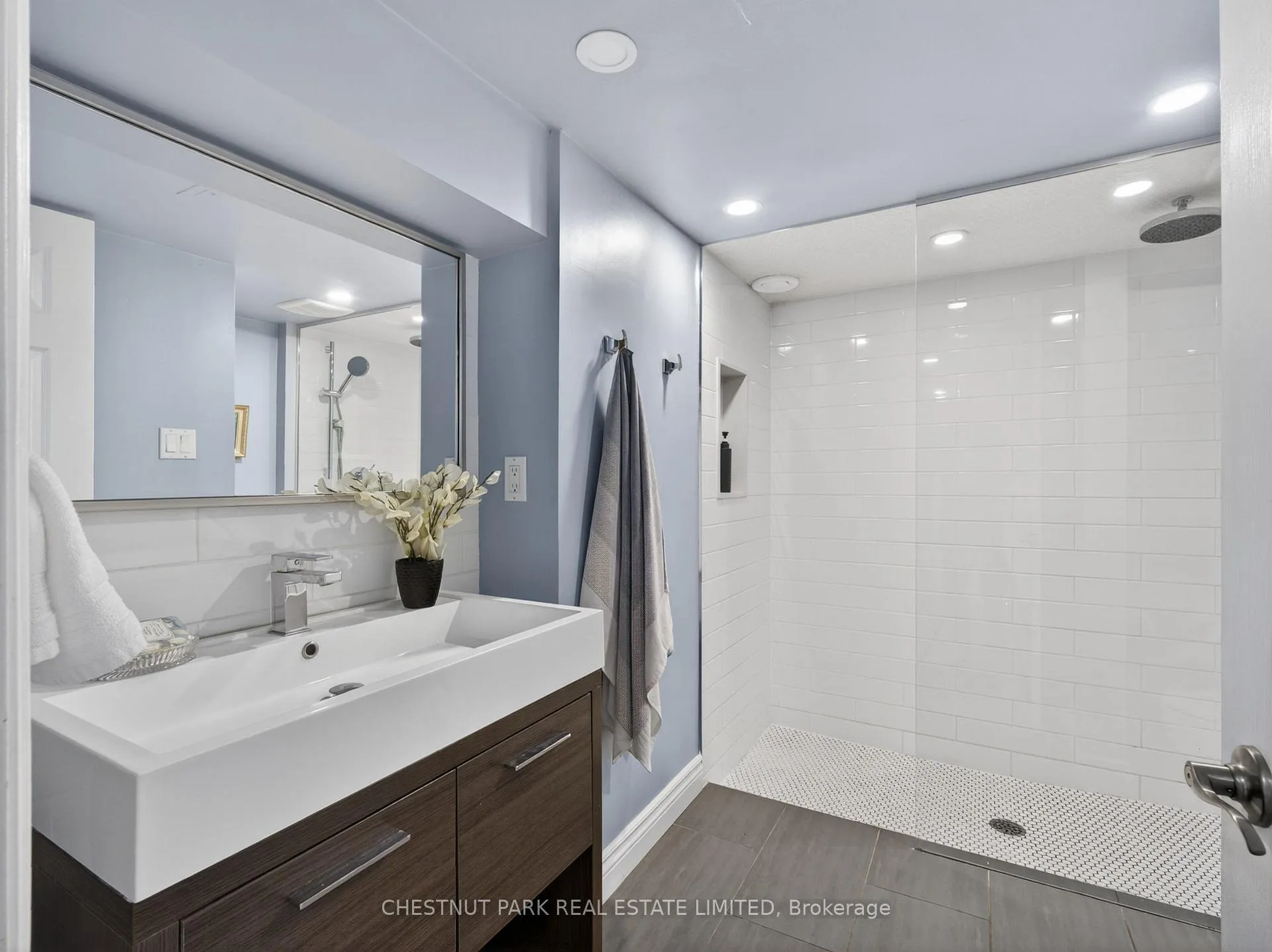 Photo 34 of 73 Manor Road E, Toronto, Mount Pleasant West — HOMEH