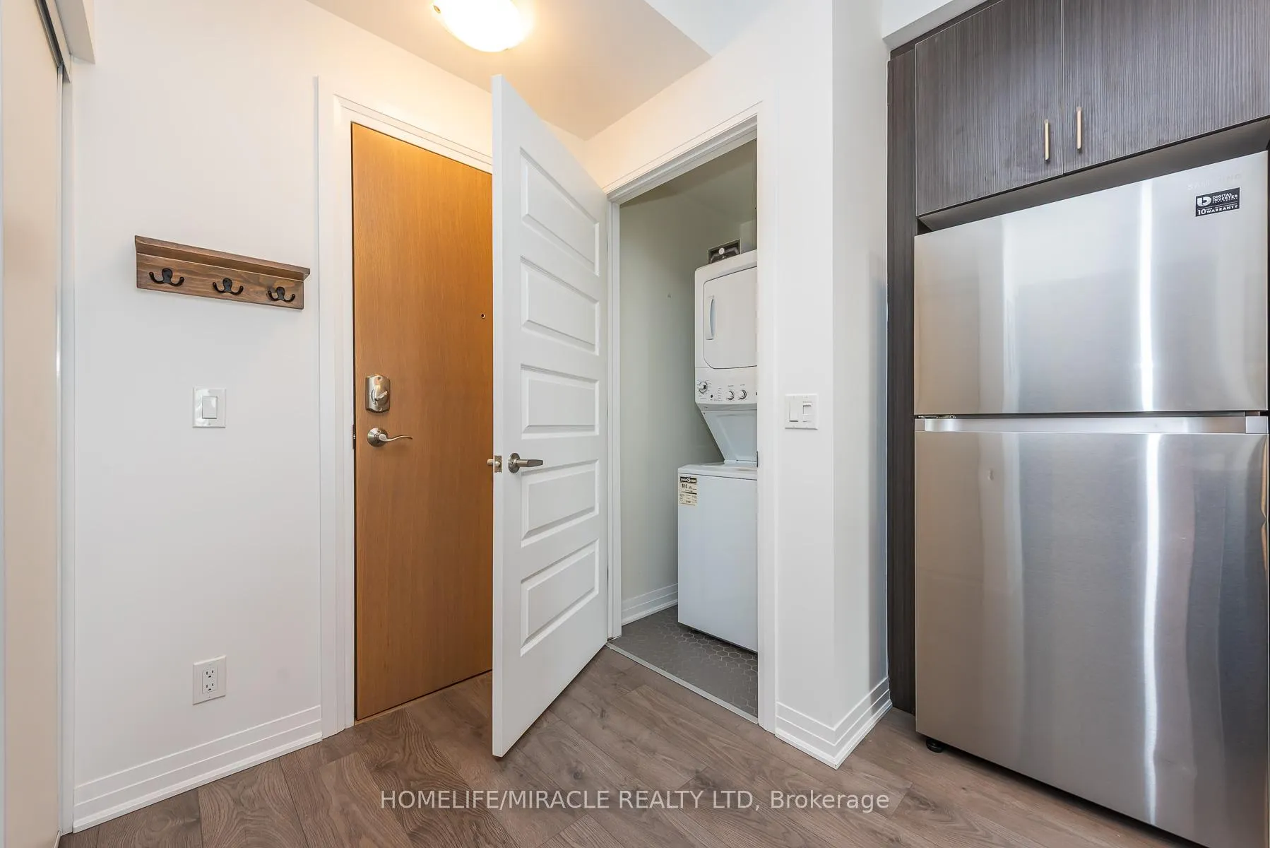 Photo 4 of Unit 421, 1105 Leger Way, Milton, Ford — HOMEH