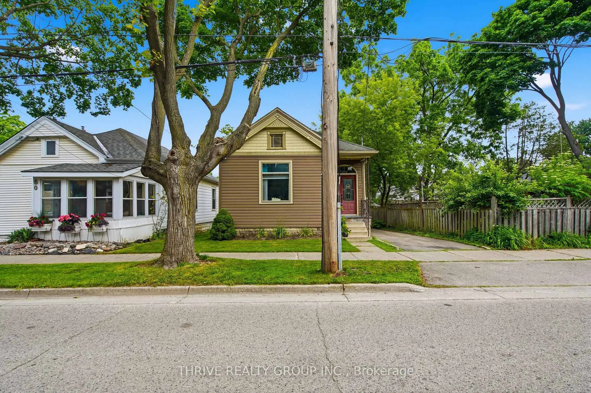 Photo 2 of 62 Tecumseh Avenue E, London, South F — HOMEH