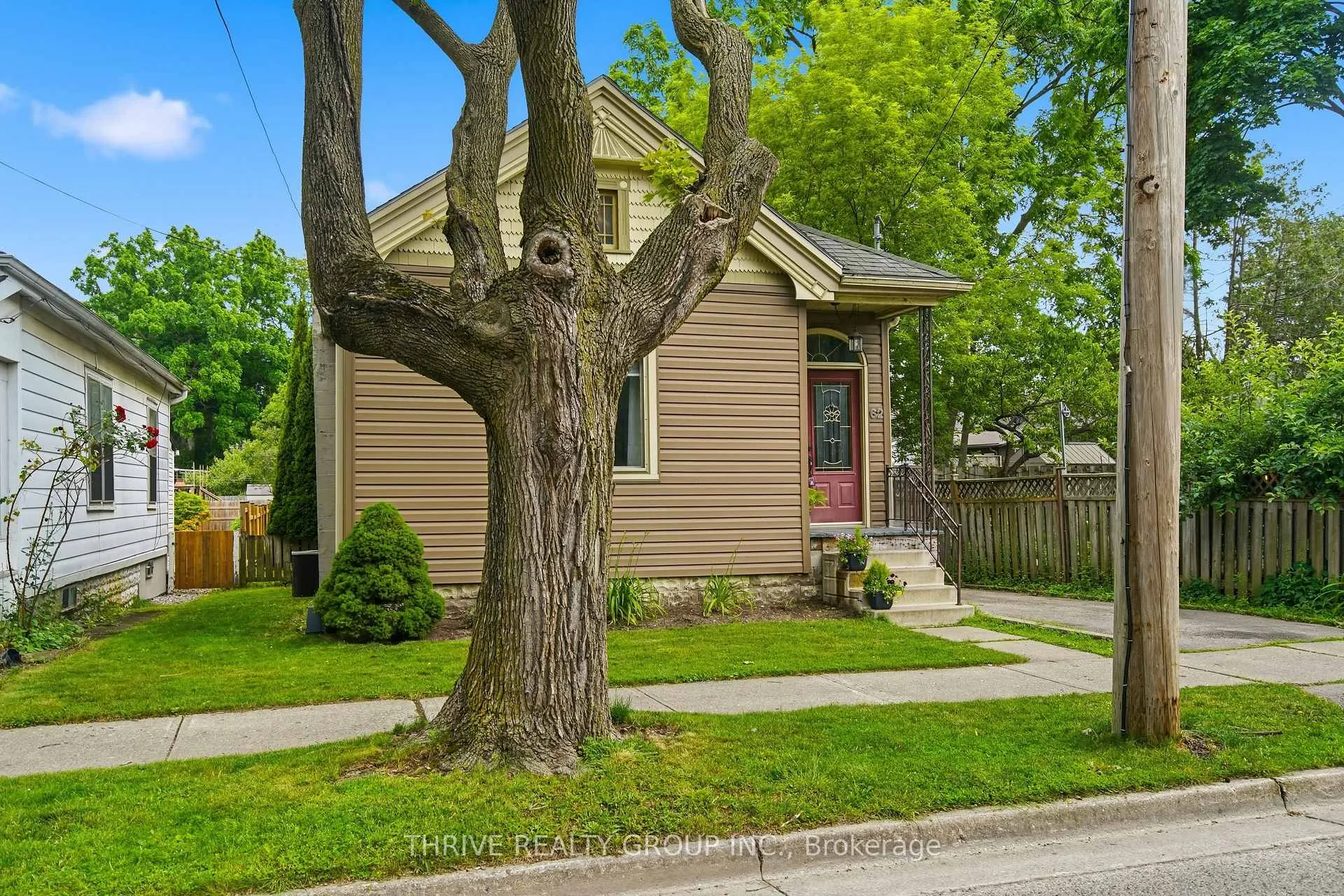 Photo 3 of 62 Tecumseh Avenue E, London, South F — HOMEH