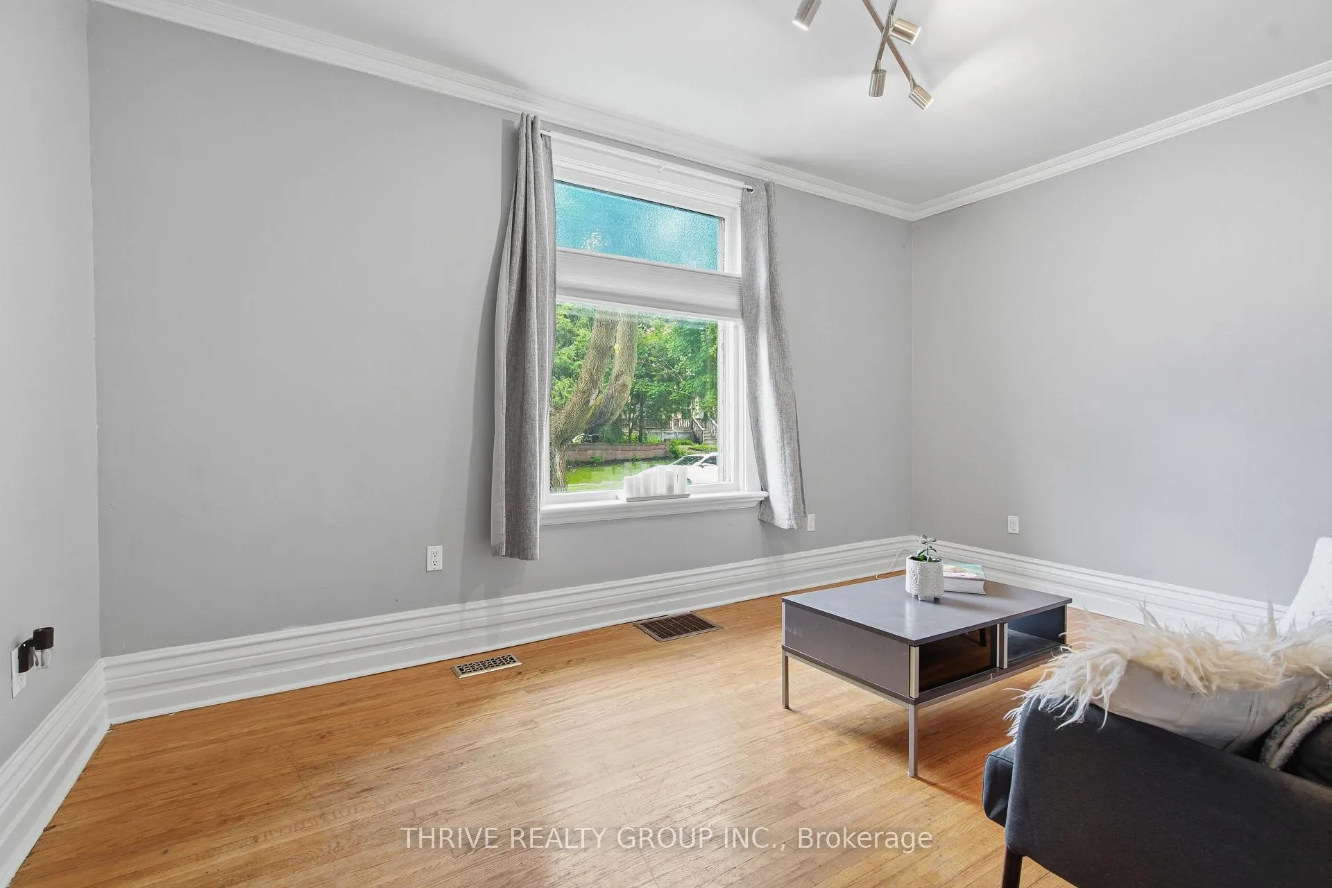 Photo 7 of 62 Tecumseh Avenue E, London, South F — HOMEH