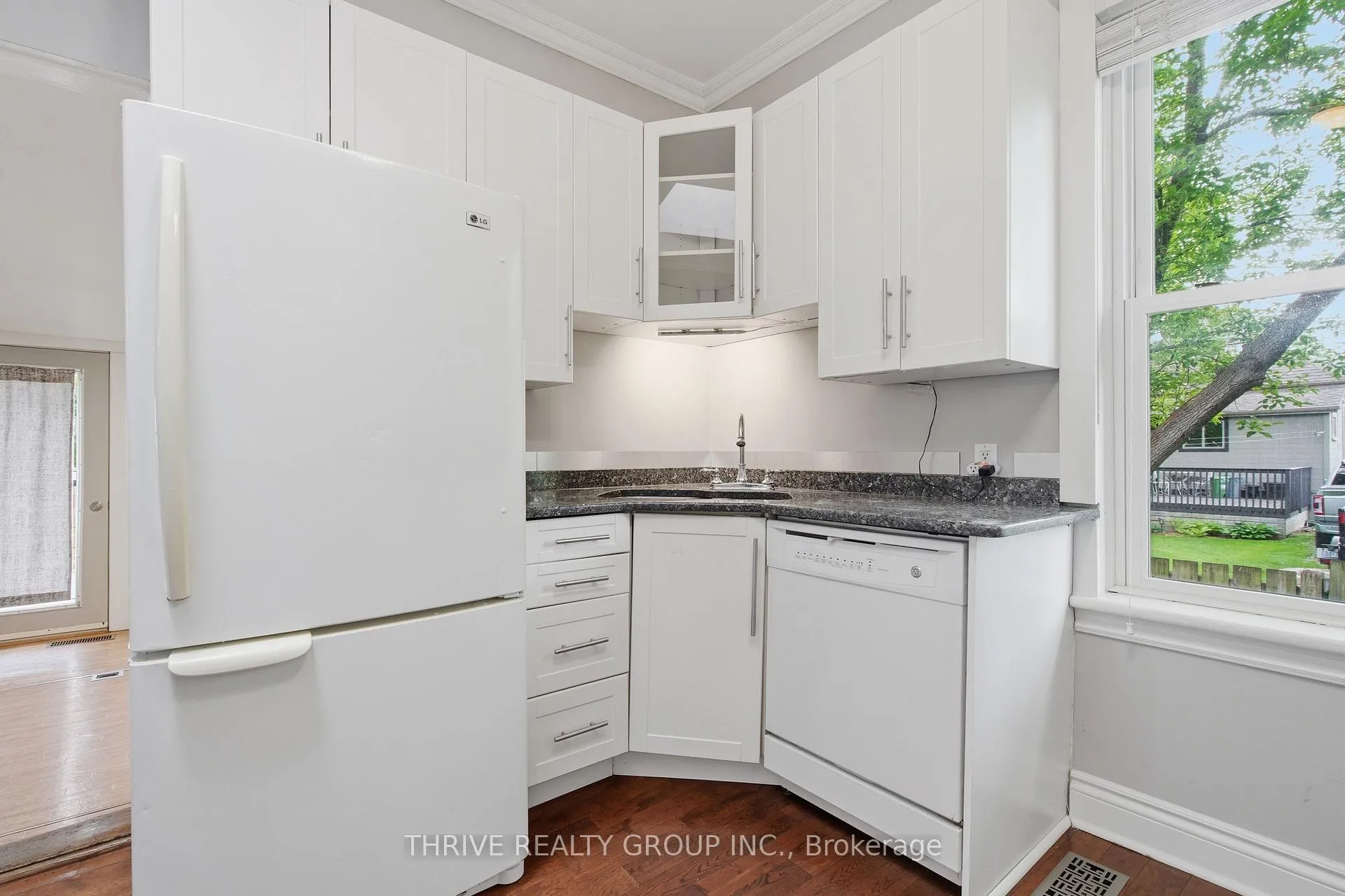 Photo 17 of 62 Tecumseh Avenue E, London, South F — HOMEH