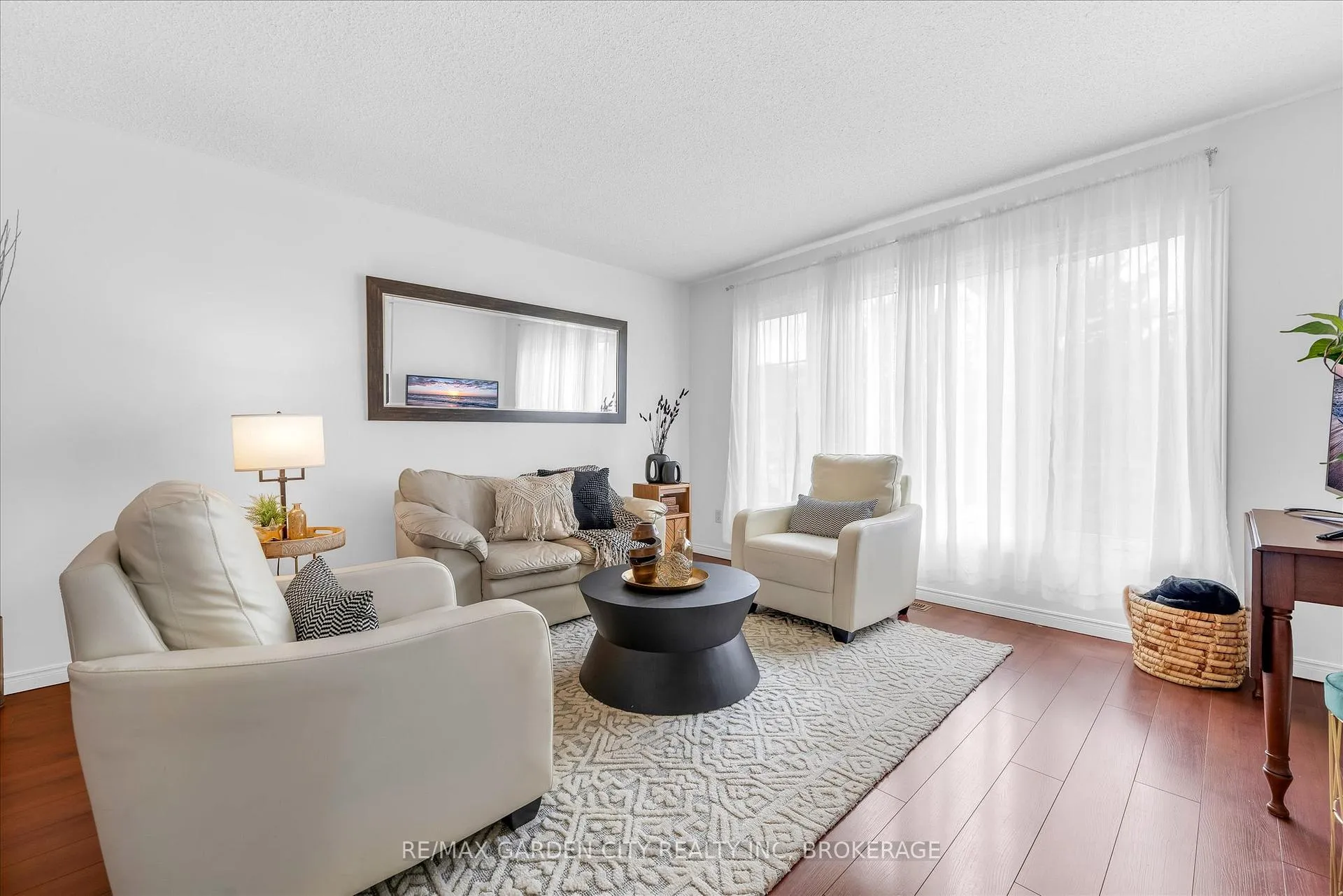 Photo 3 of 3920 Old Orchard Way, Lincoln, Lincoln-Jordan/Vineland — HOMEH