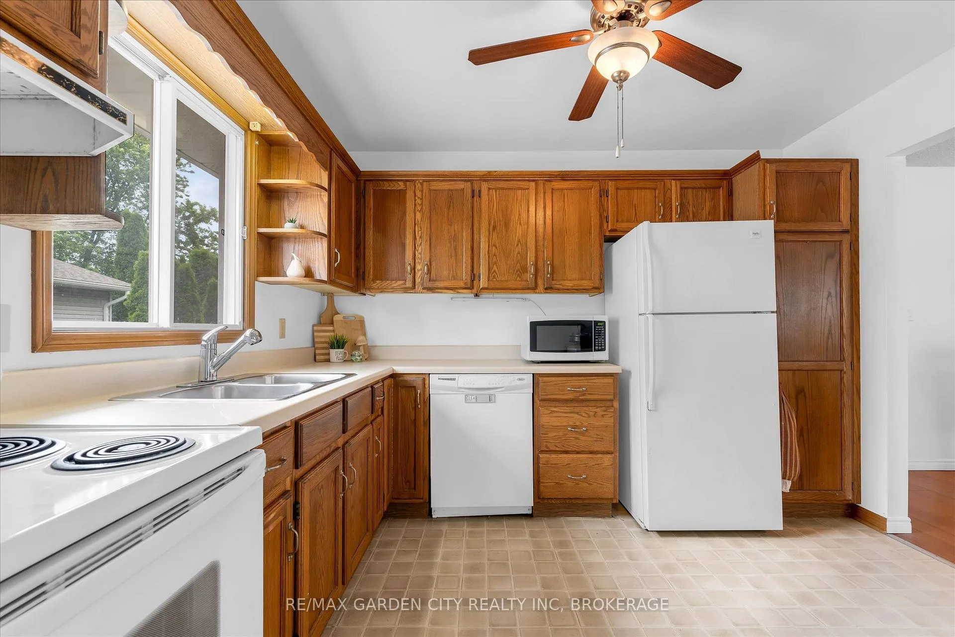 Photo 9 of 3920 Old Orchard Way, Lincoln, Lincoln-Jordan/Vineland — HOMEH