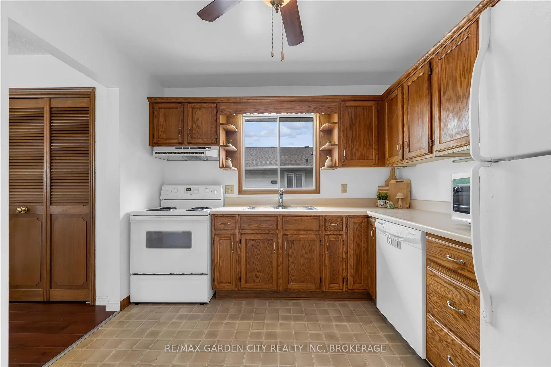 Photo 10 of 3920 Old Orchard Way, Lincoln, Lincoln-Jordan/Vineland — HOMEH